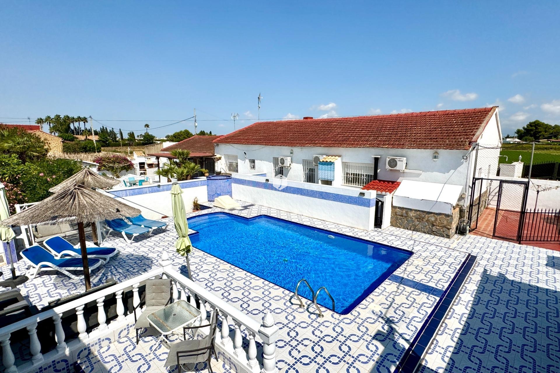 Z drugiej ręki - Villa -
Dolores - Comunidad Valenciana