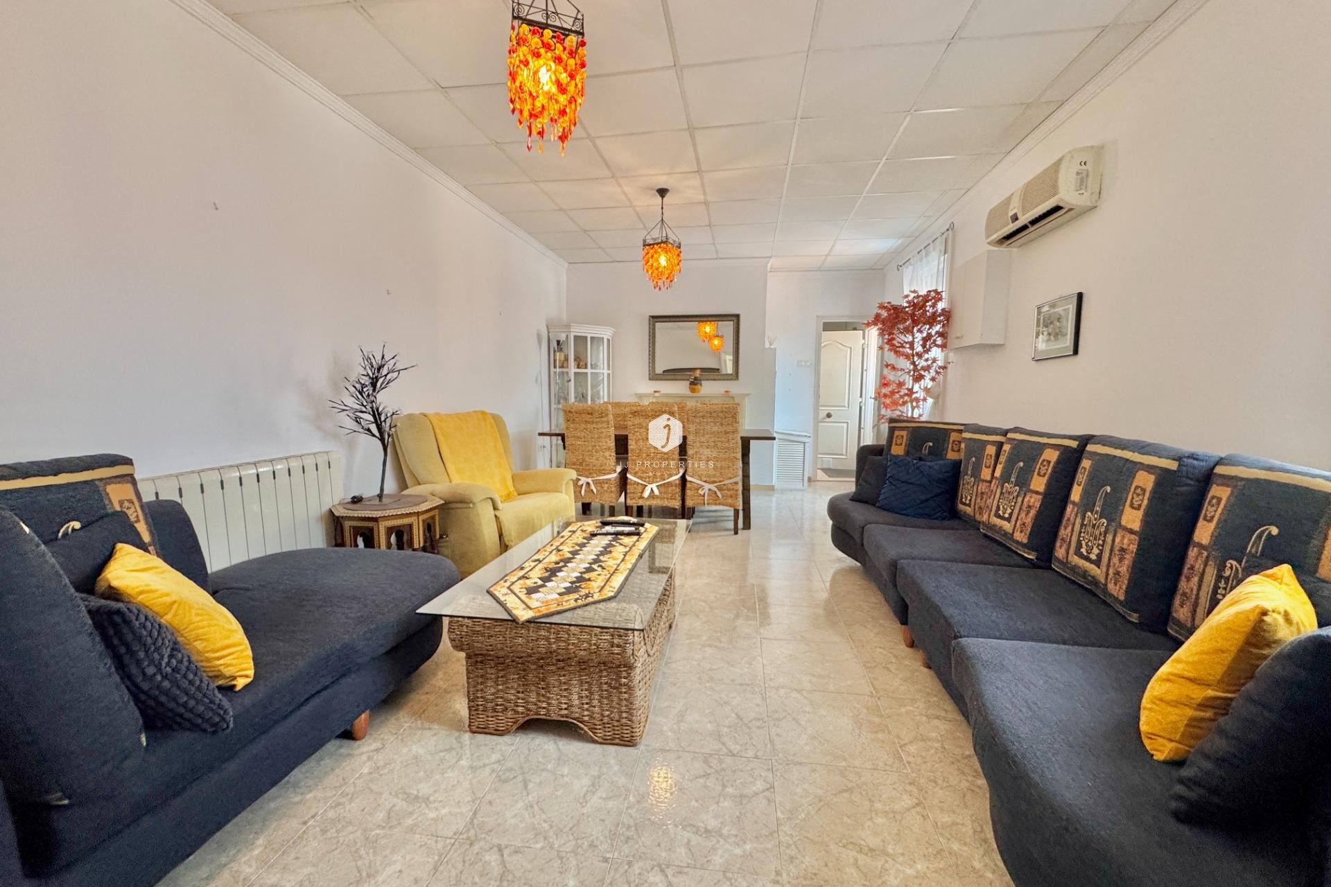 Z drugiej ręki - Villa -
Dolores - Comunidad Valenciana