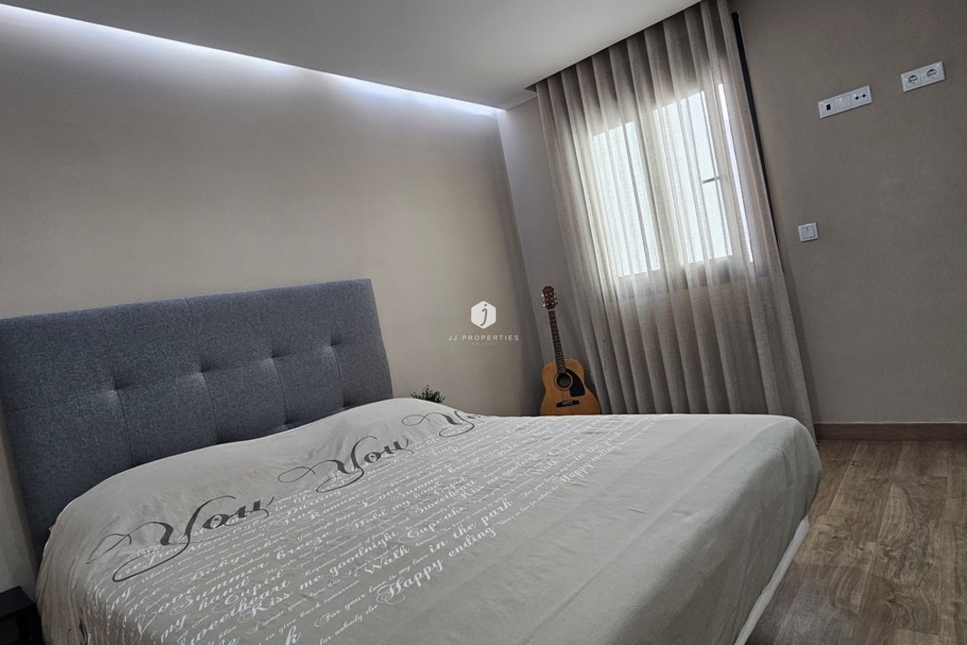 Z drugiej ręki - Villa -
Dolores - Sector 4