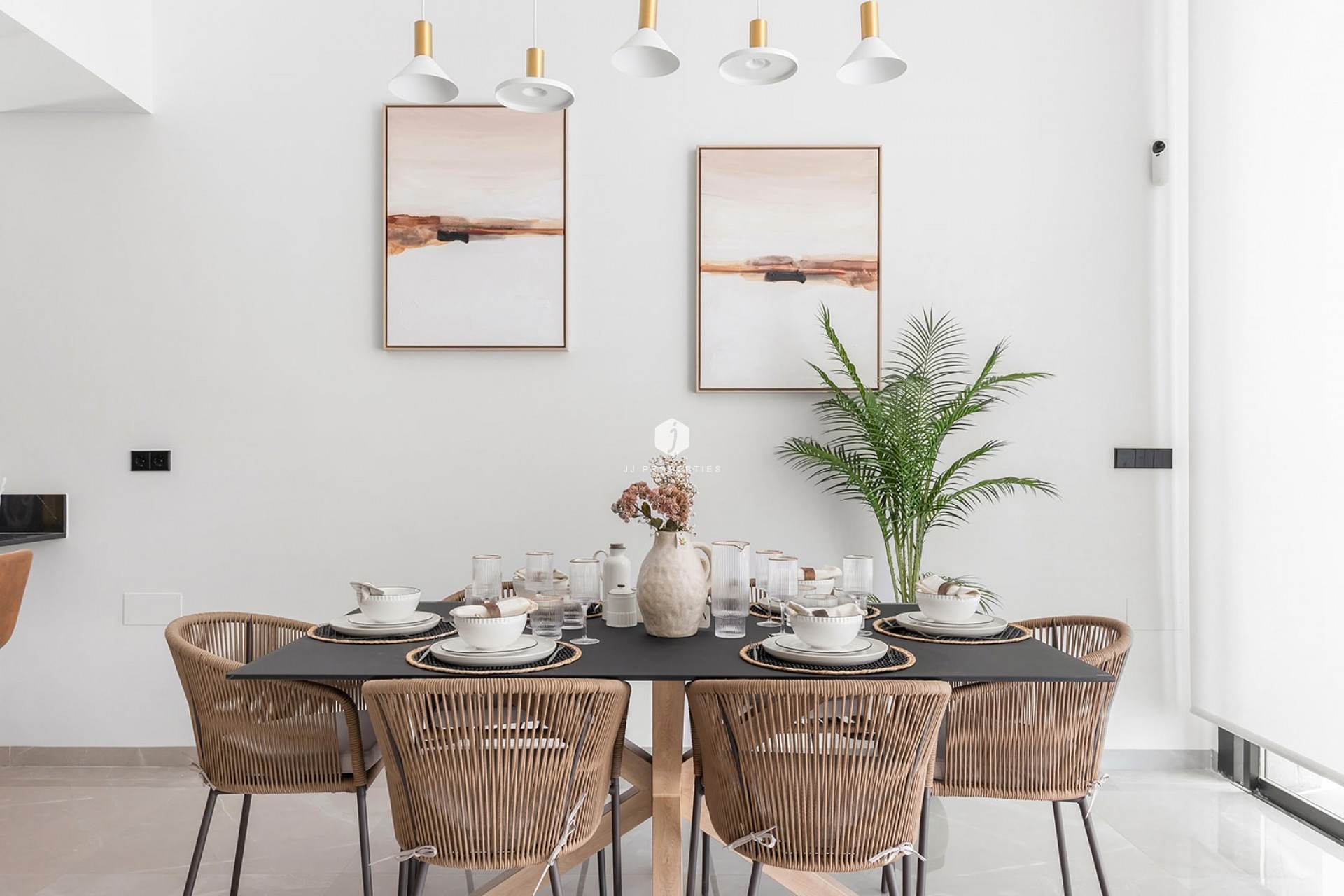 Z drugiej ręki - Villa -
El Chaparral - Inland