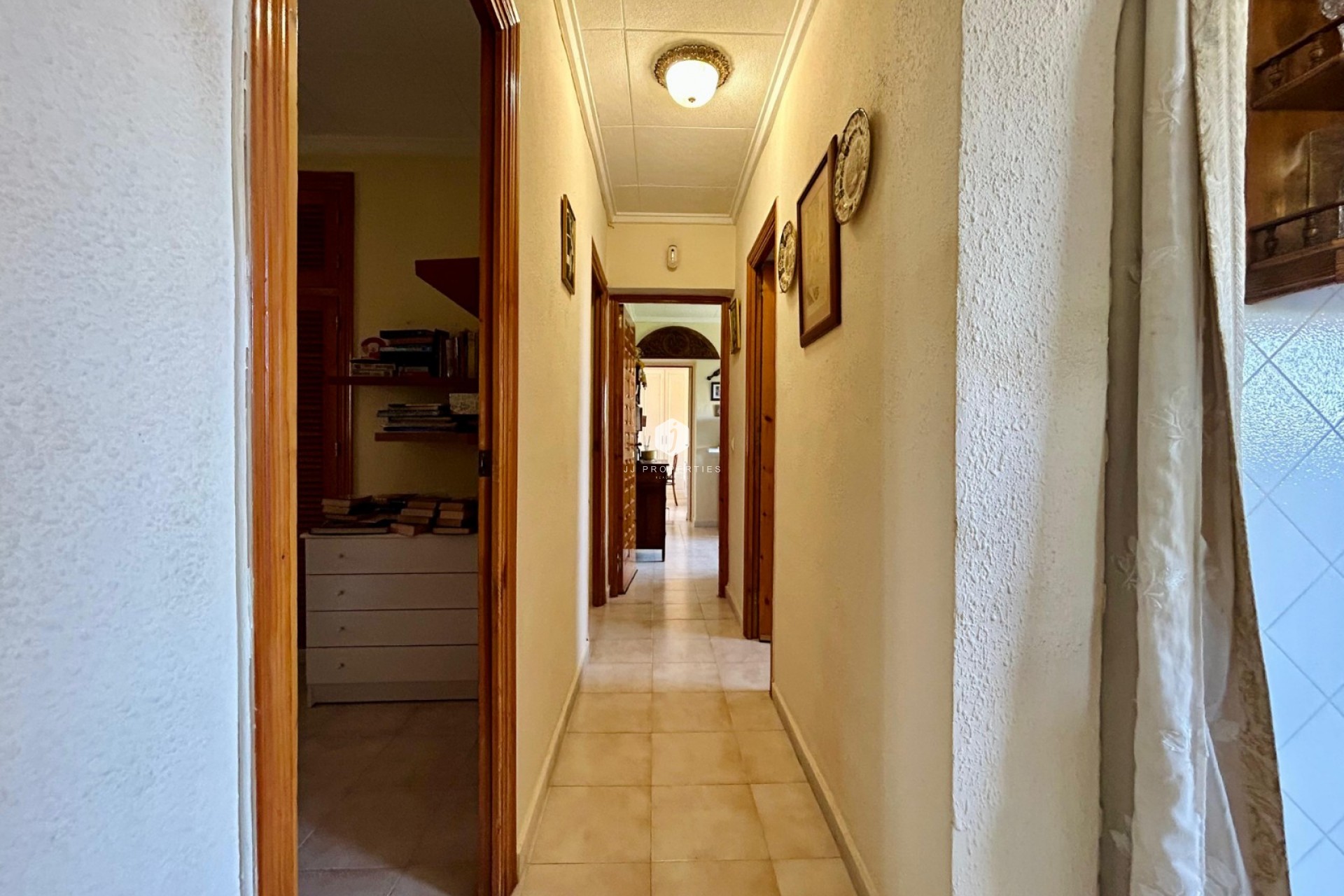 Z drugiej ręki - Villa -
El Chaparral - Inland