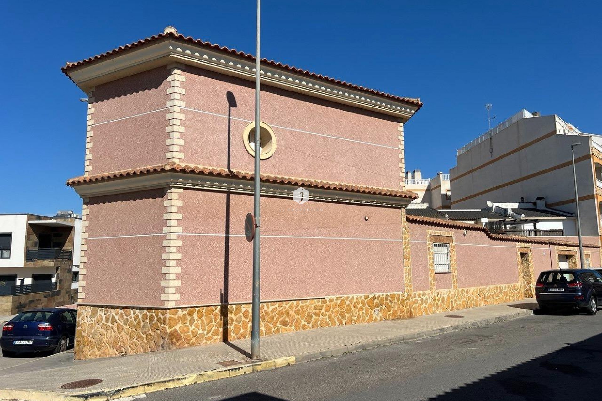 Z drugiej ręki - Villa -
Formentera del Segura - C- Cooperativa