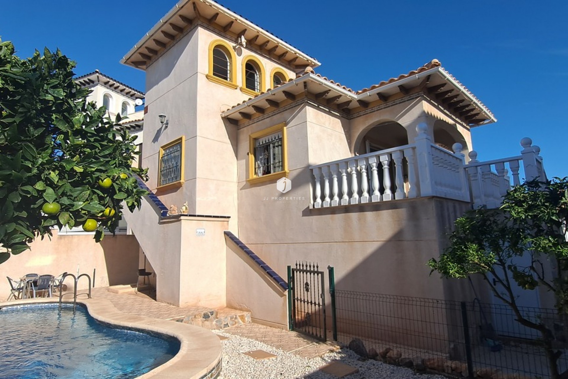 Z drugiej ręki - Villa -
La Zenia - Costa Blanca