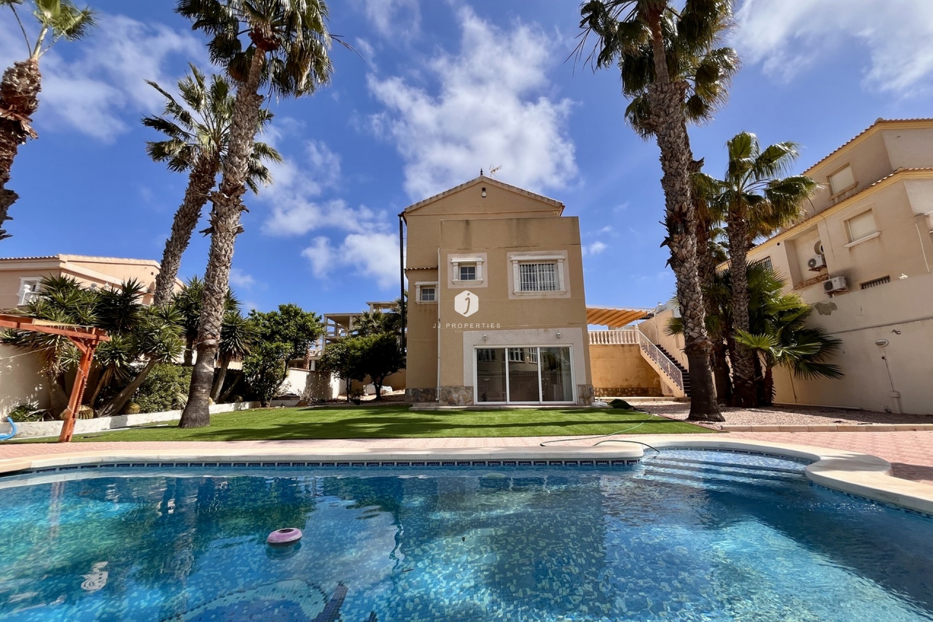 Z drugiej ręki - Villa -
La Zenia - Costa Blanca