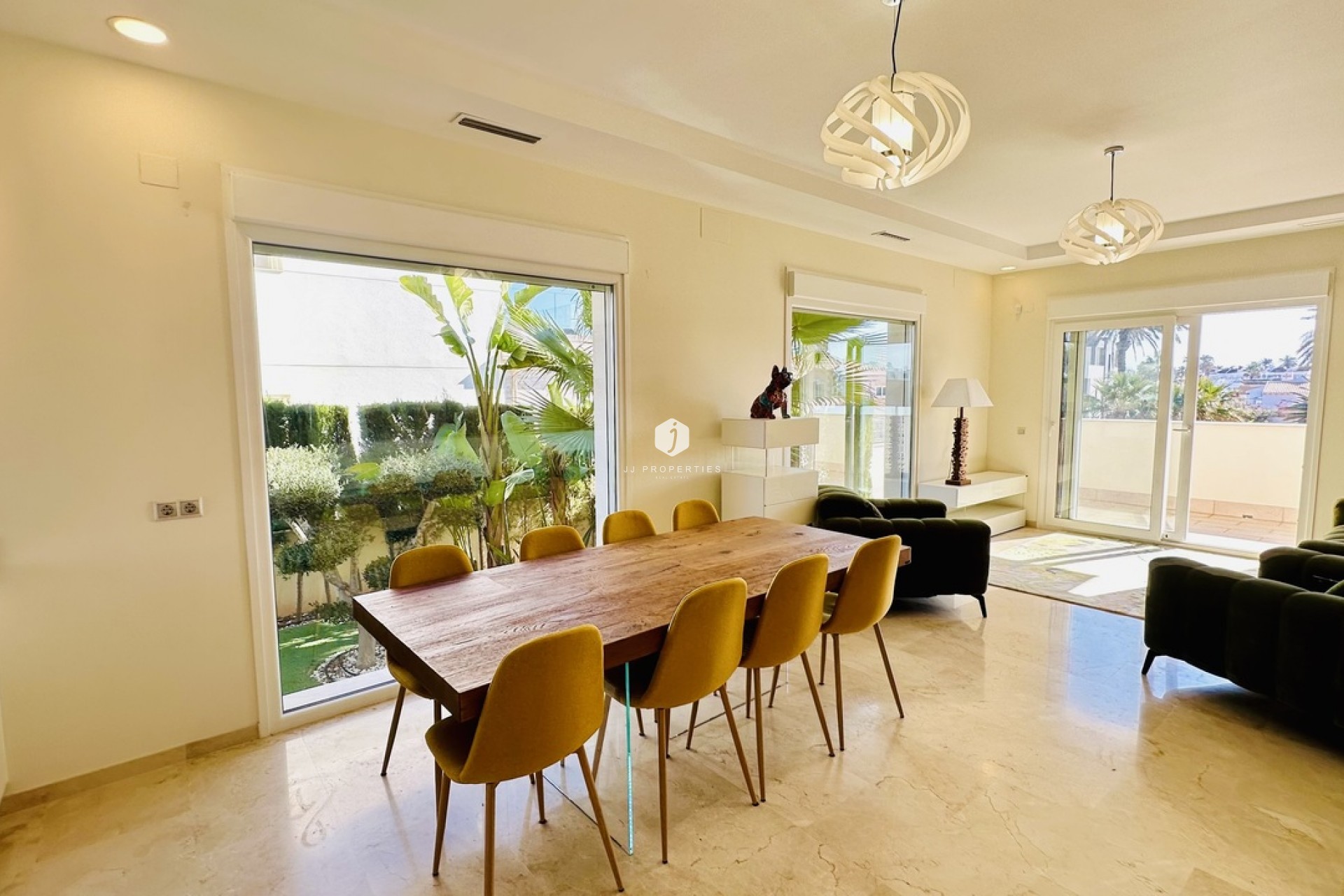 Z drugiej ręki - Villa -
La Zenia - Costa Blanca