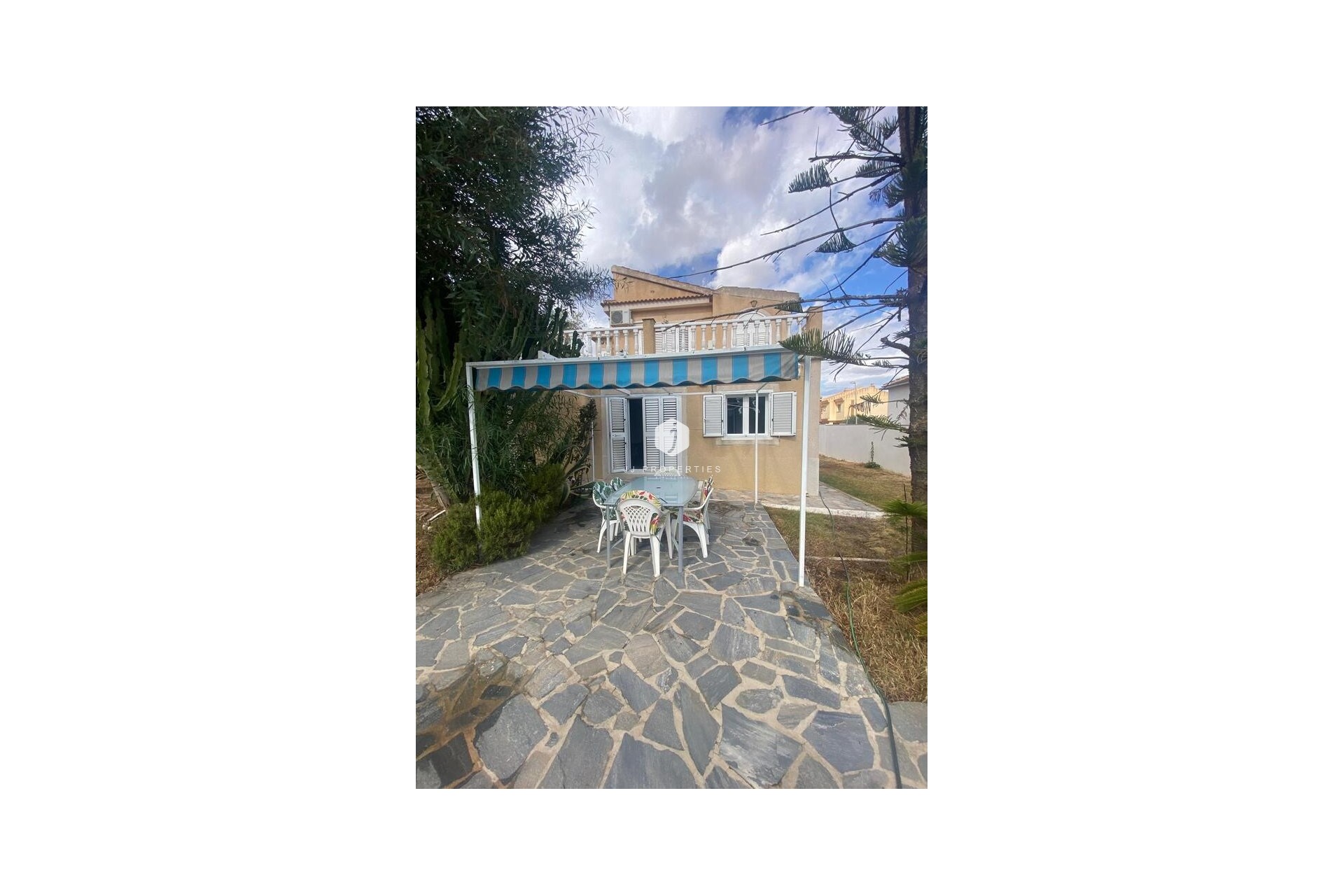 Z drugiej ręki - Villa -
Los Balcones - Costa Blanca