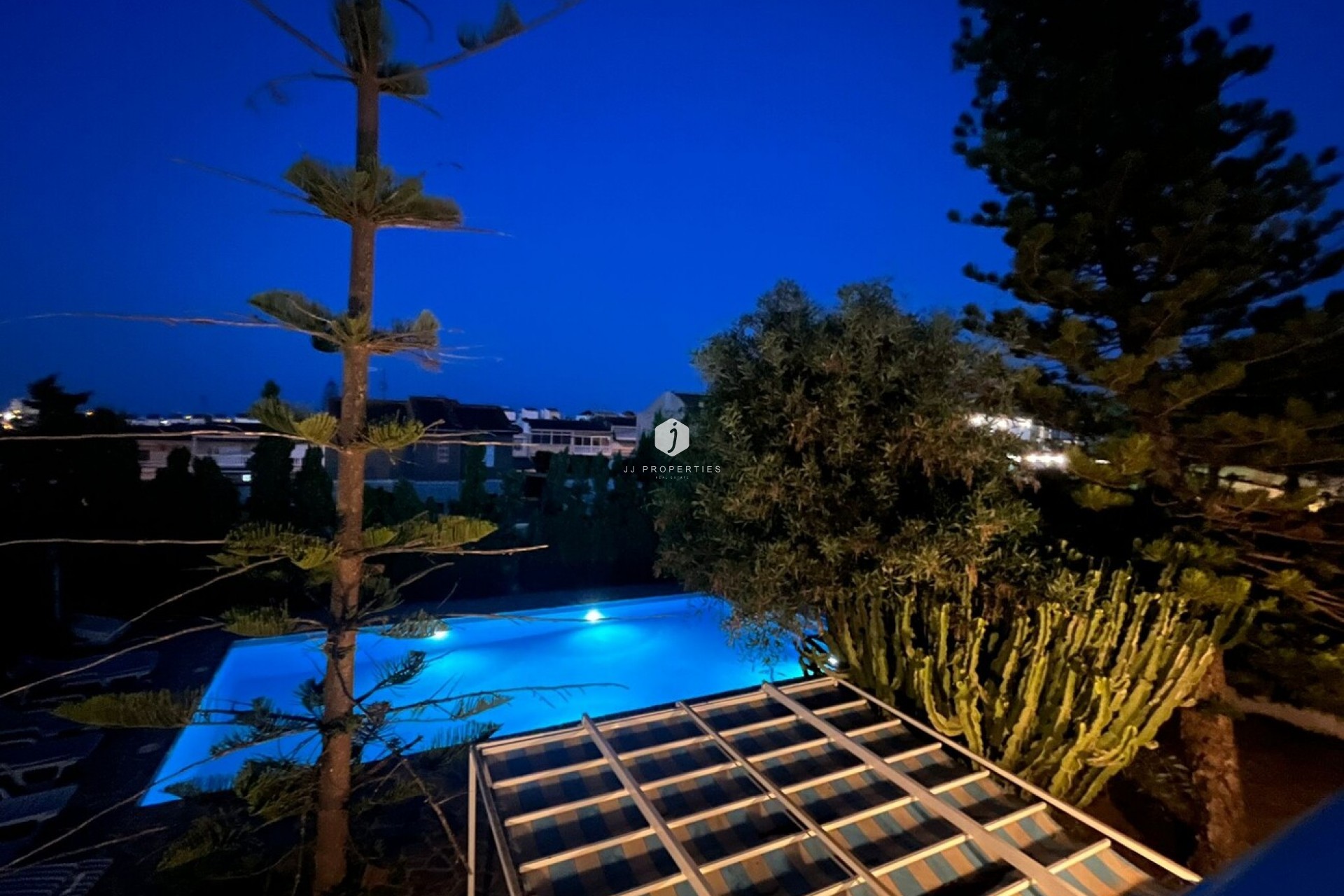 Z drugiej ręki - Villa -
Los Balcones - Costa Blanca