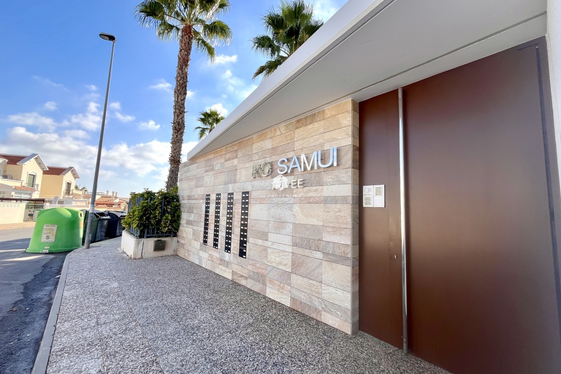 Z drugiej ręki - Villa -
Los Dolses - Inland