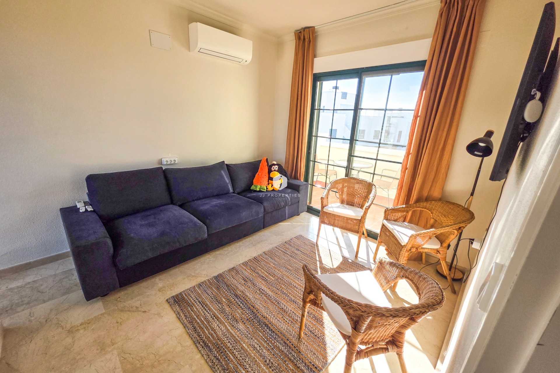 Z drugiej ręki - Villa -
Los Dolses - Inland