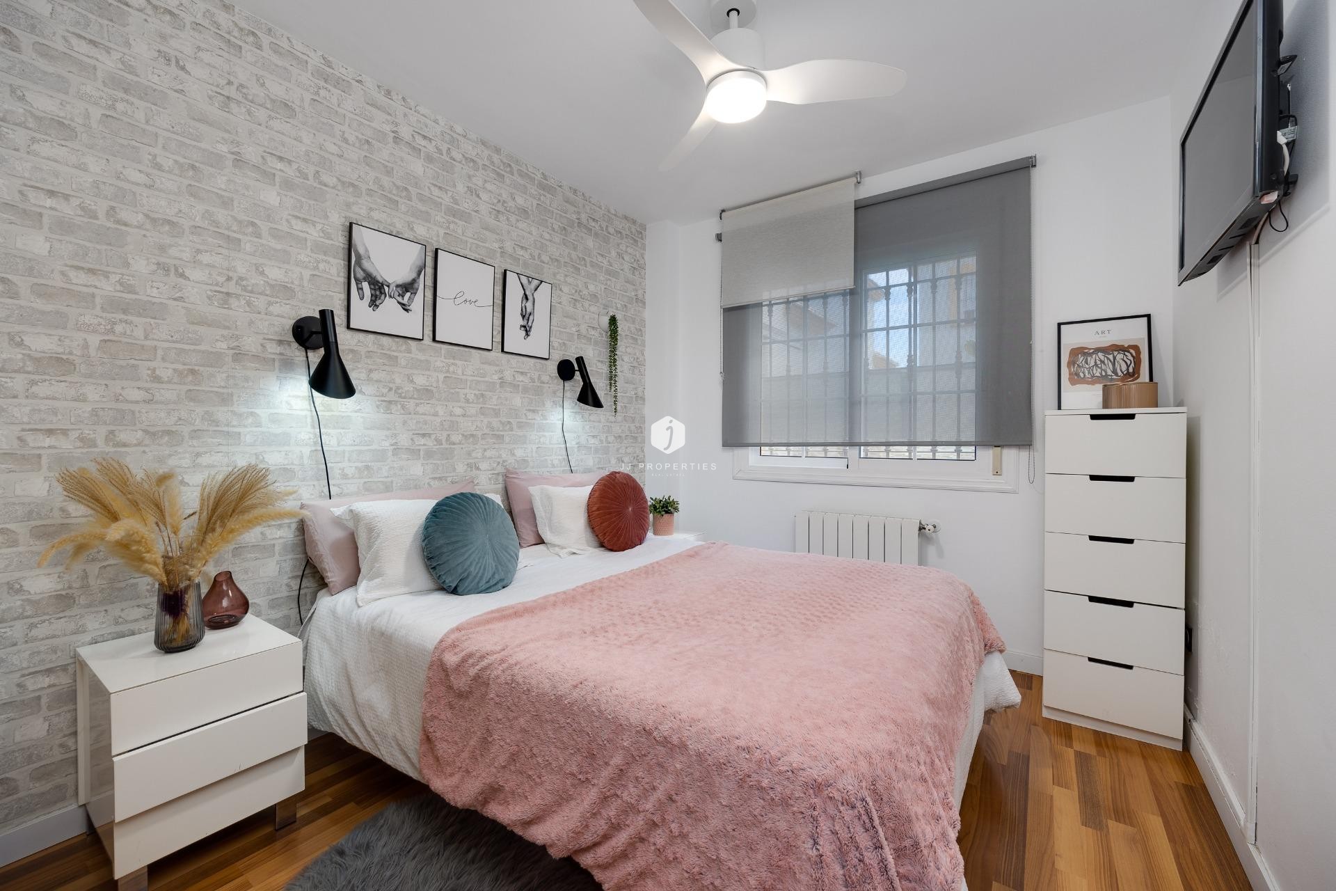 Z drugiej ręki - Villa -
Los Montesinos - La herrada