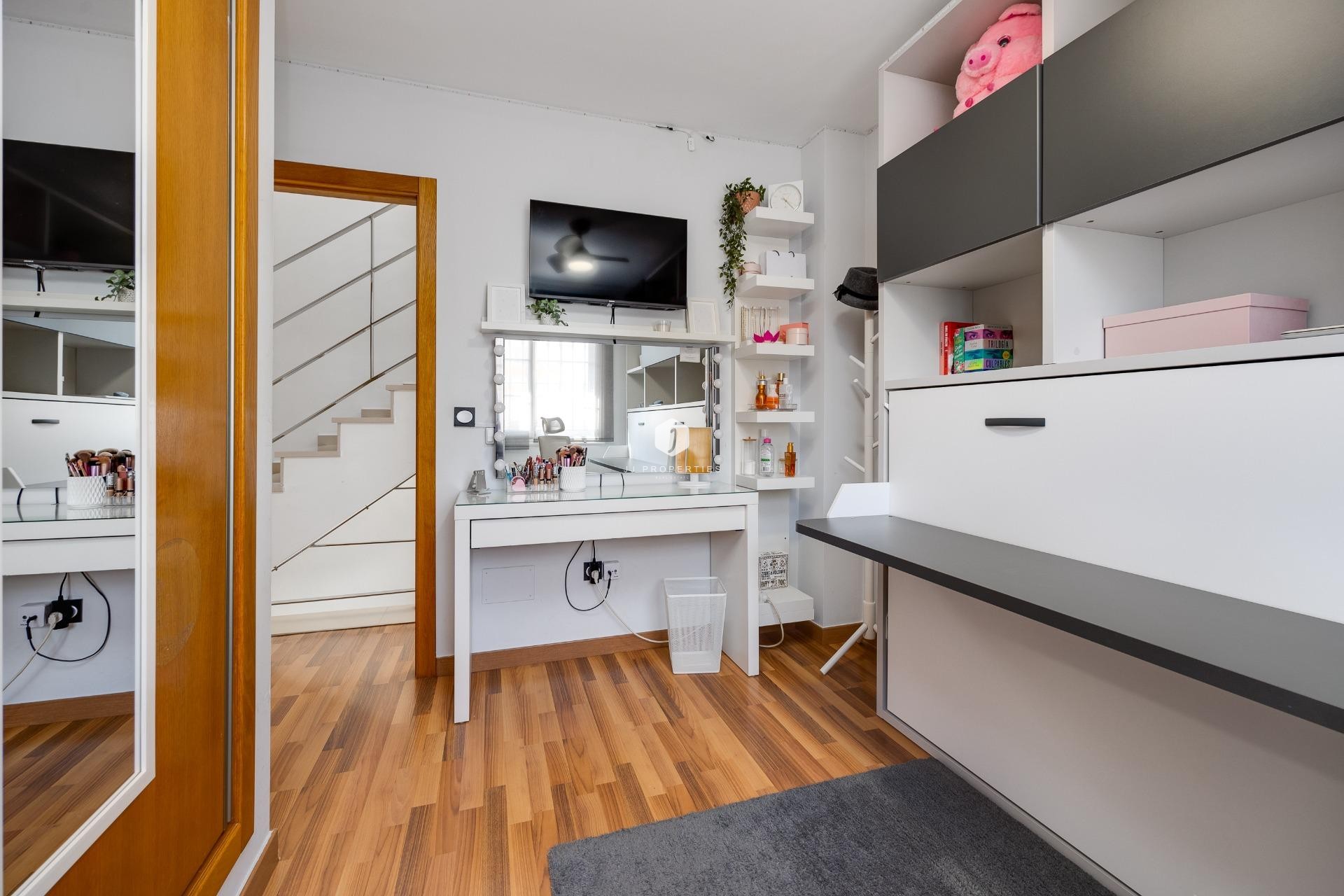 Z drugiej ręki - Villa -
Los Montesinos - La herrada