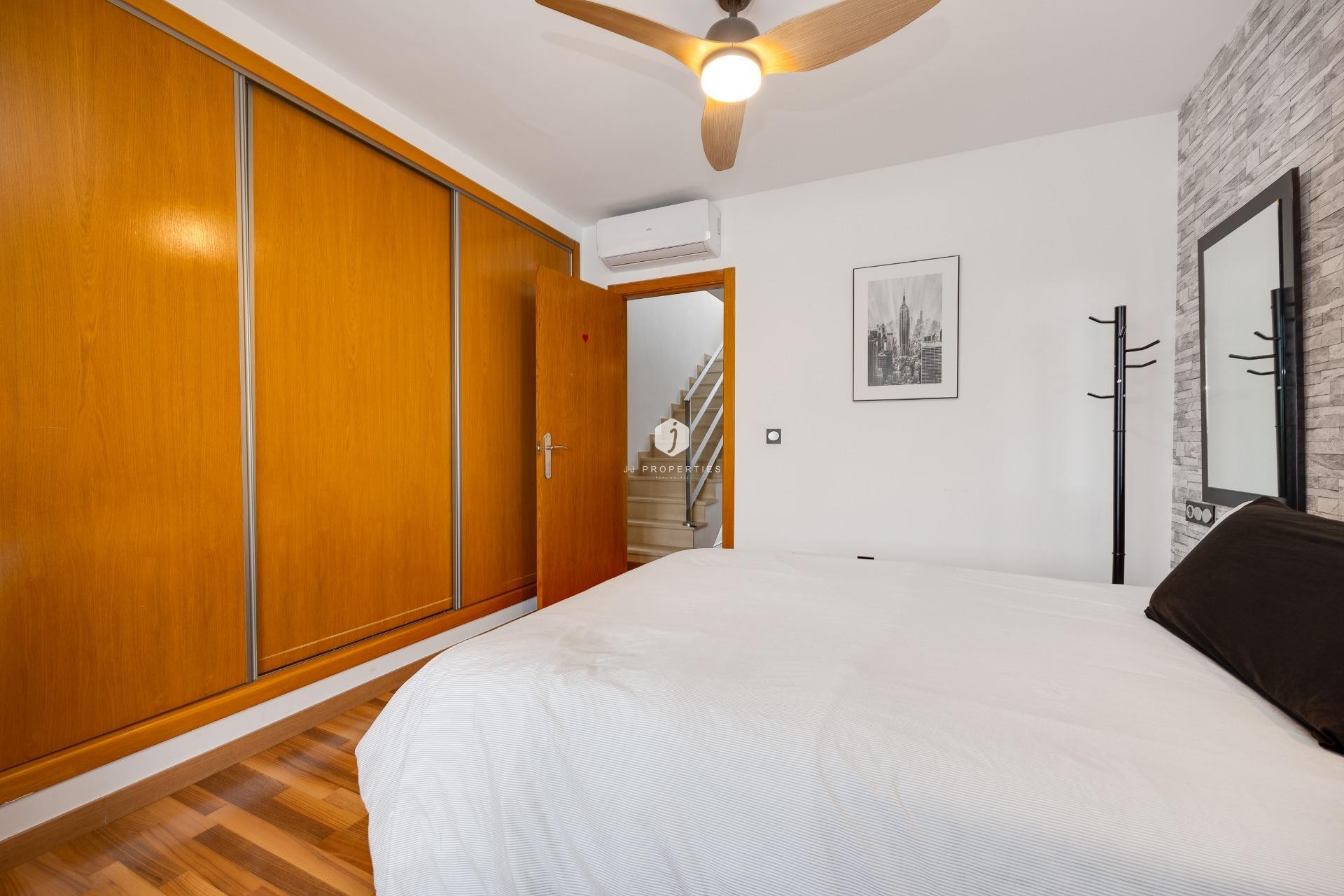 Z drugiej ręki - Villa -
Los Montesinos - La herrada