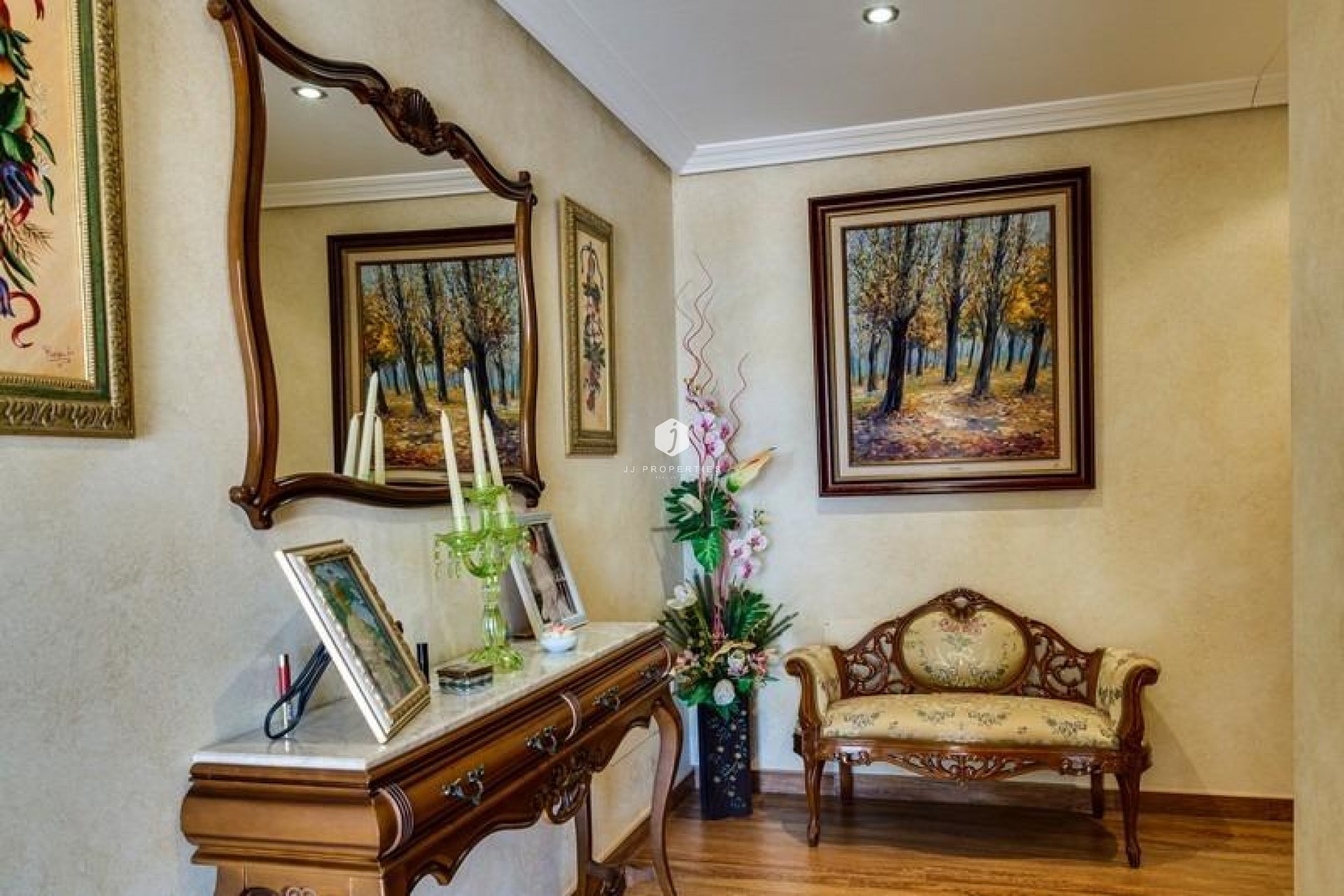 Z drugiej ręki - Villa -
Los Montesinos - Montesinos  Los