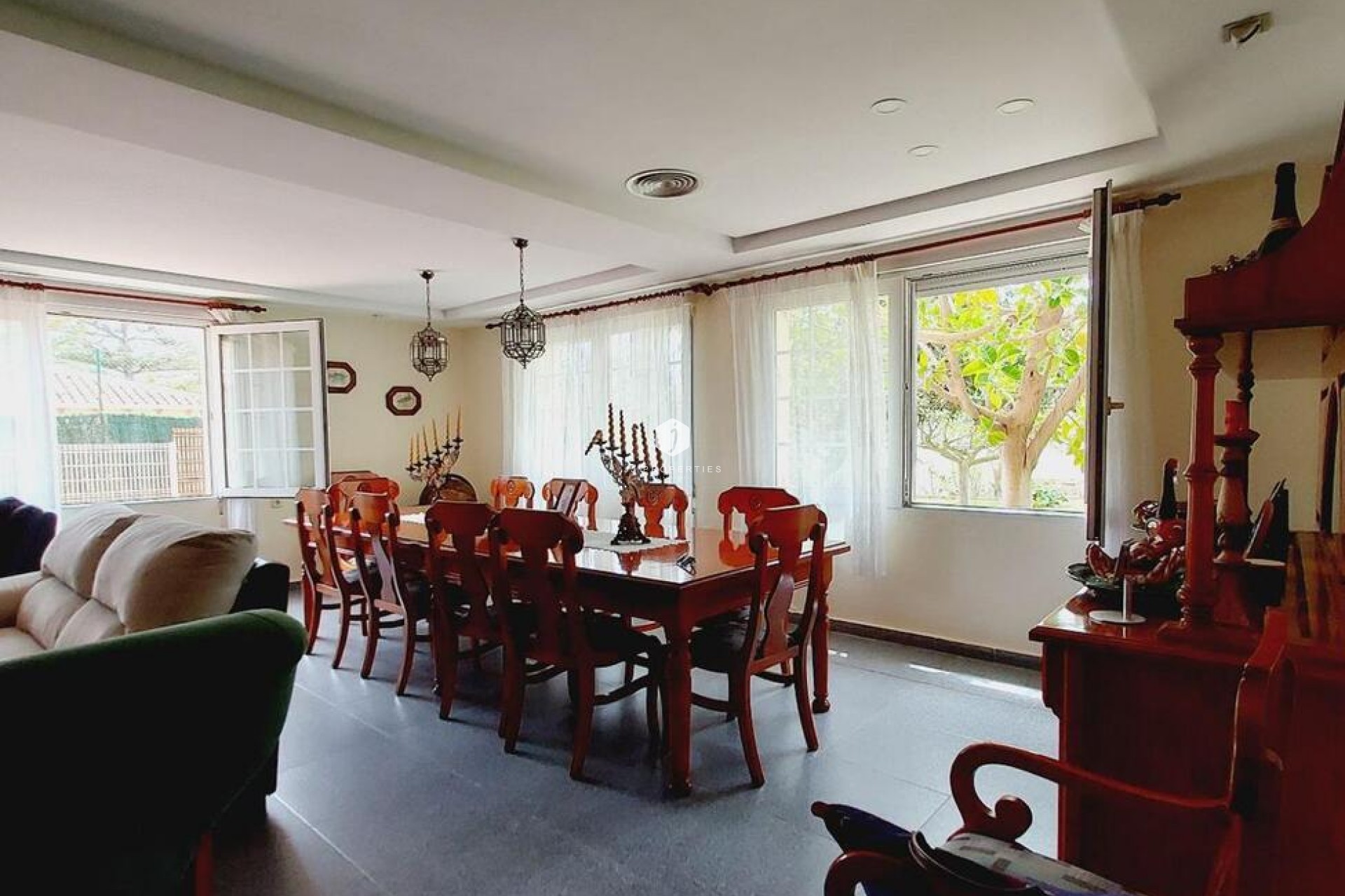 Z drugiej ręki - Villa -
Orihuela Costa - Cabo Roig