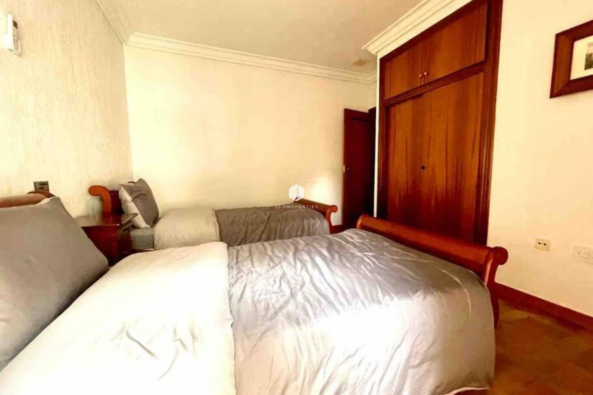 Z drugiej ręki - Villa -
Orihuela Costa - Campoamor