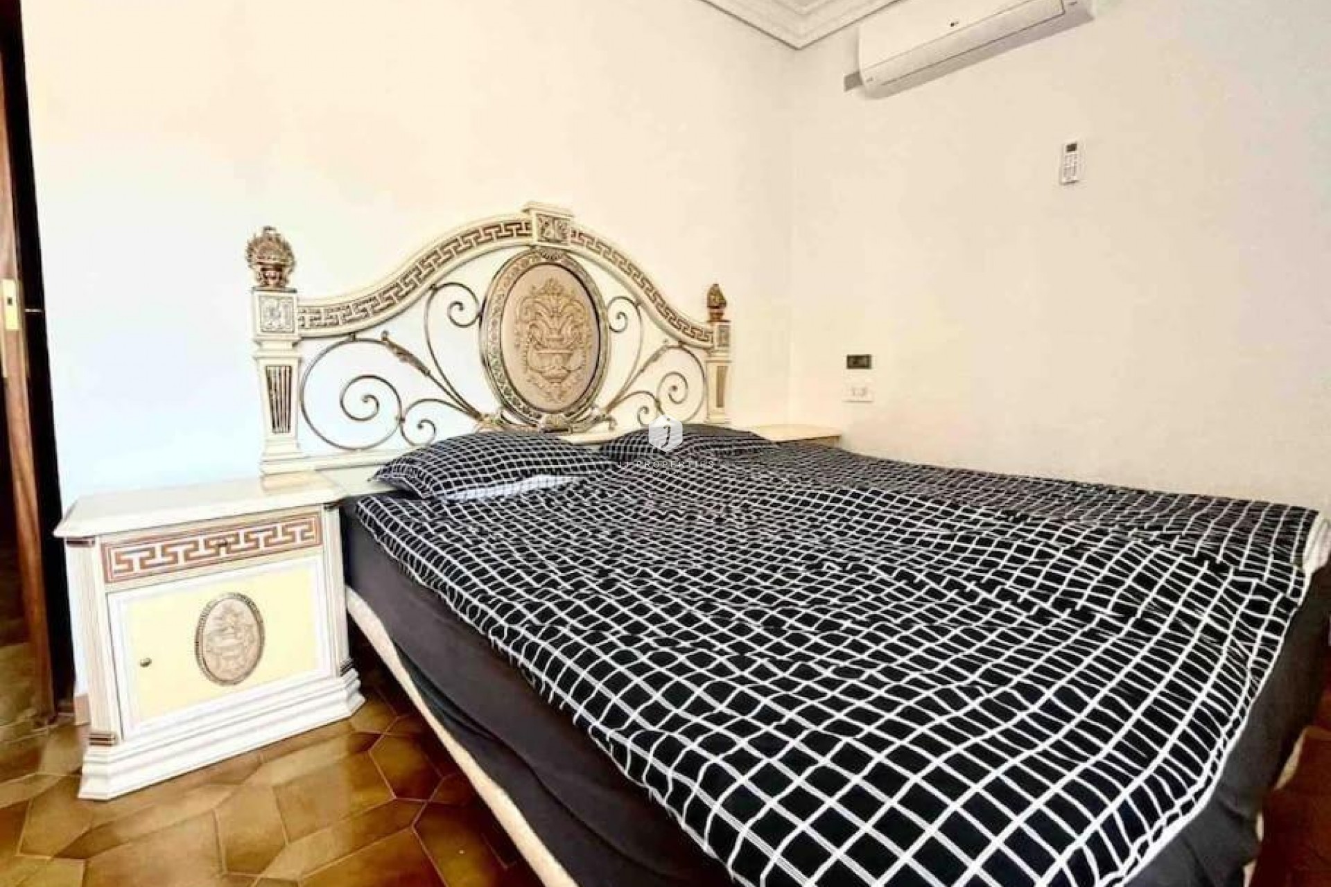 Z drugiej ręki - Villa -
Orihuela Costa - Campoamor