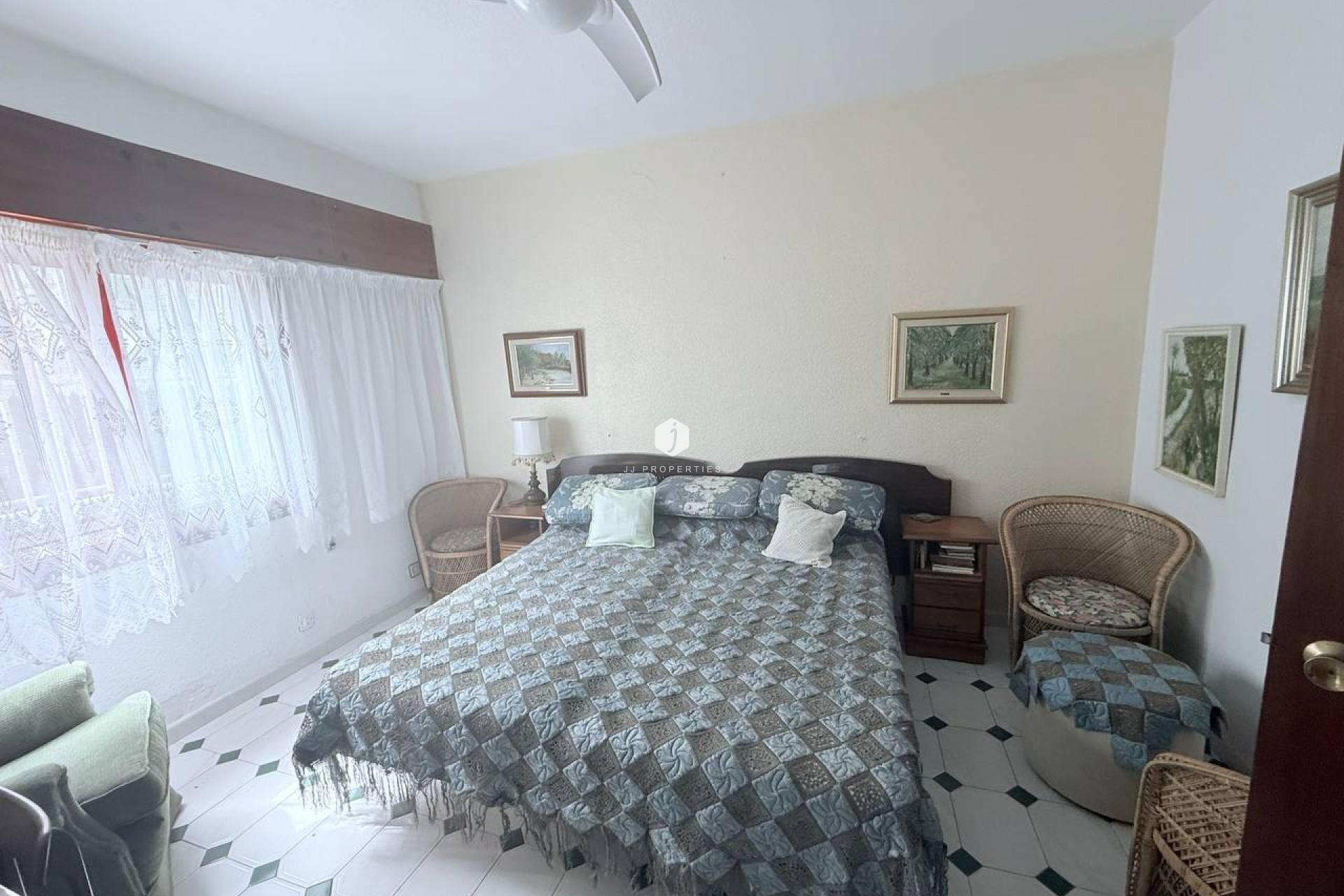 Z drugiej ręki - Villa -
Orihuela Costa - Campoamor