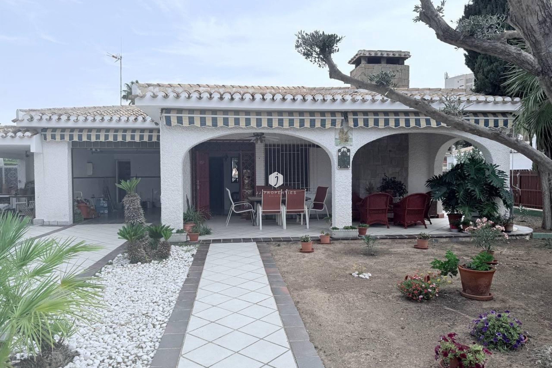 Z drugiej ręki - Villa -
Orihuela Costa - Campoamor