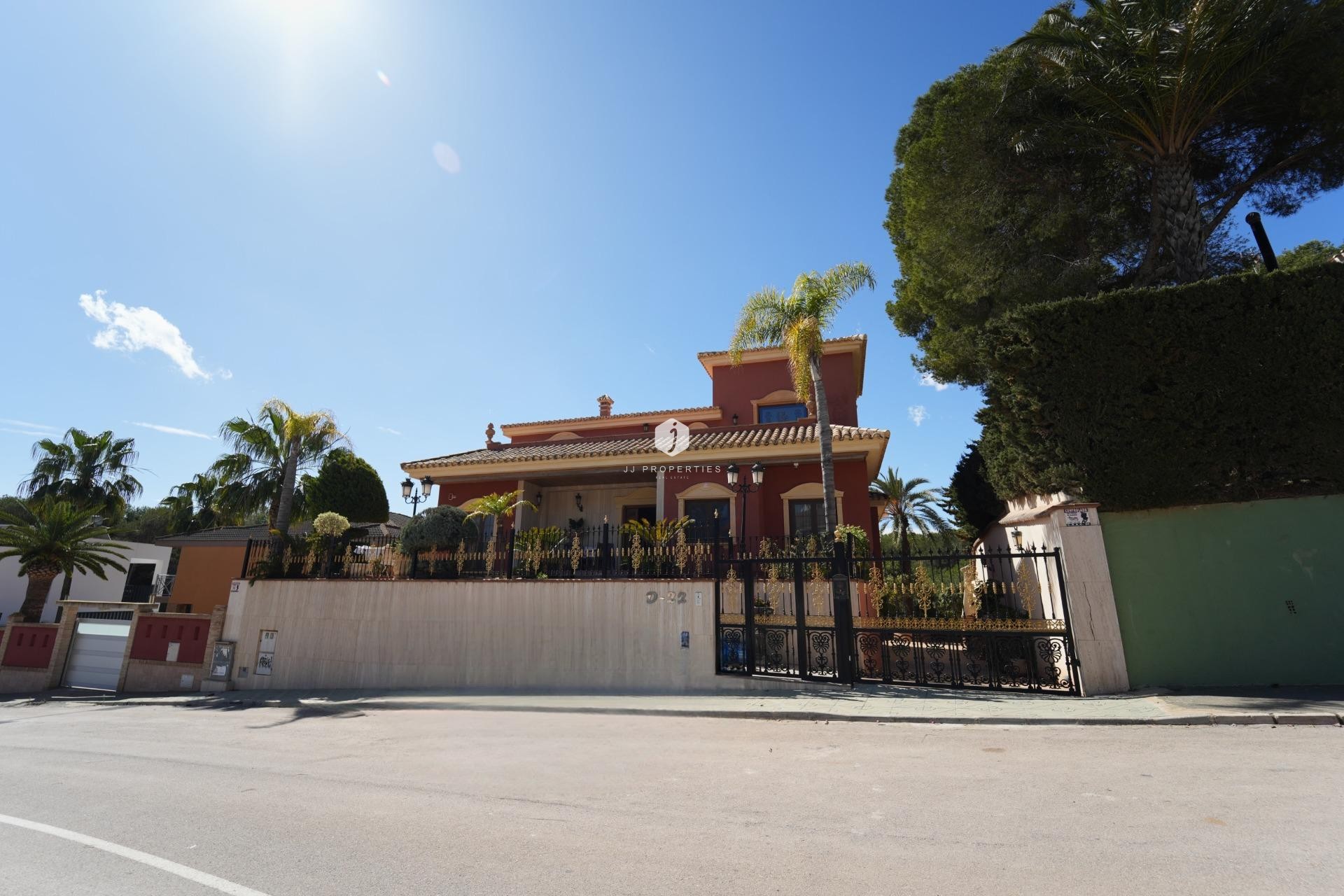 Z drugiej ręki - Villa -
Orihuela Costa - Campoamor