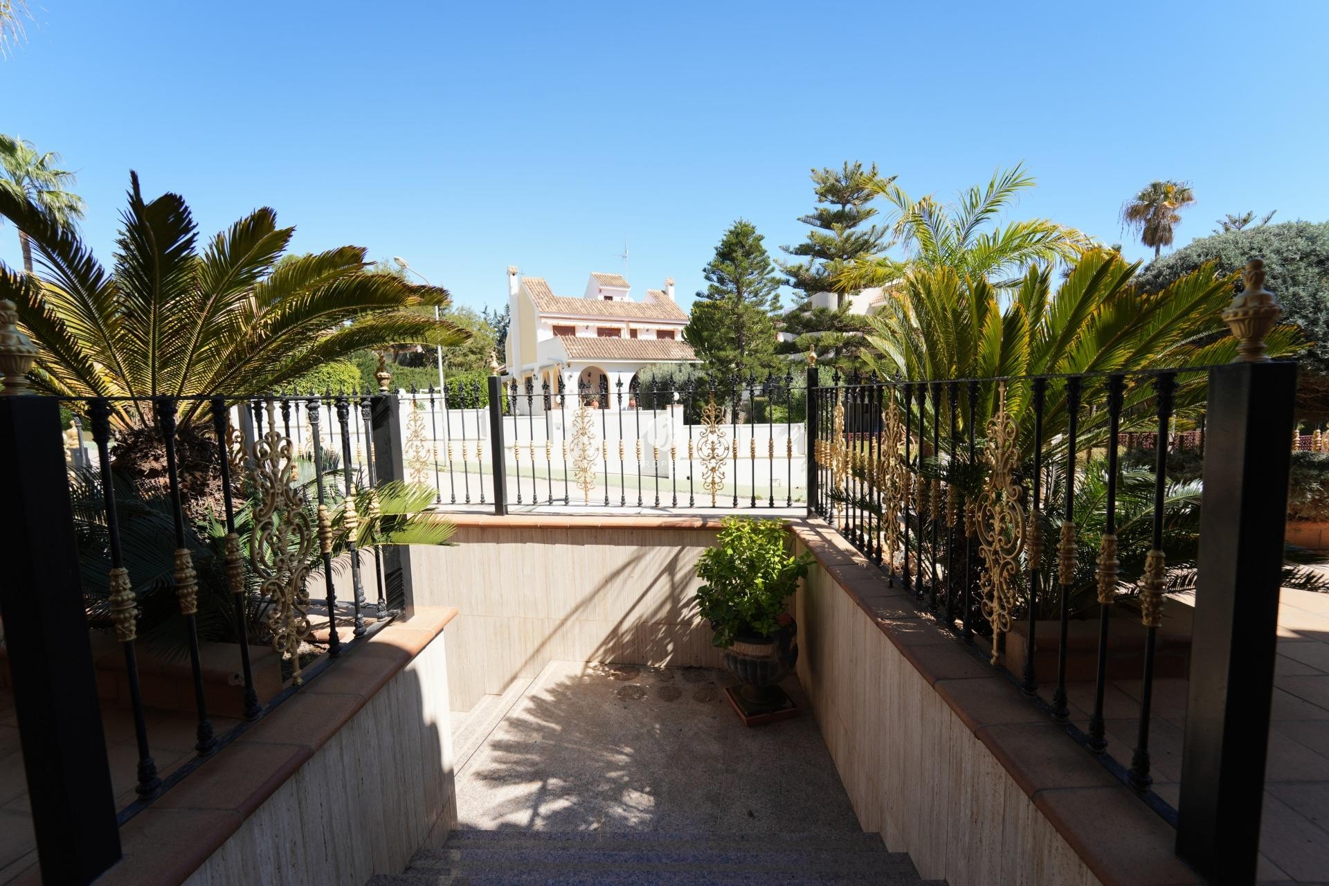 Z drugiej ręki - Villa -
Orihuela Costa - Campoamor