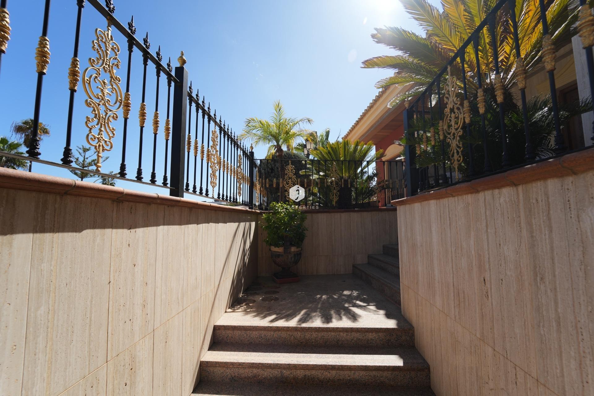 Z drugiej ręki - Villa -
Orihuela Costa - Campoamor