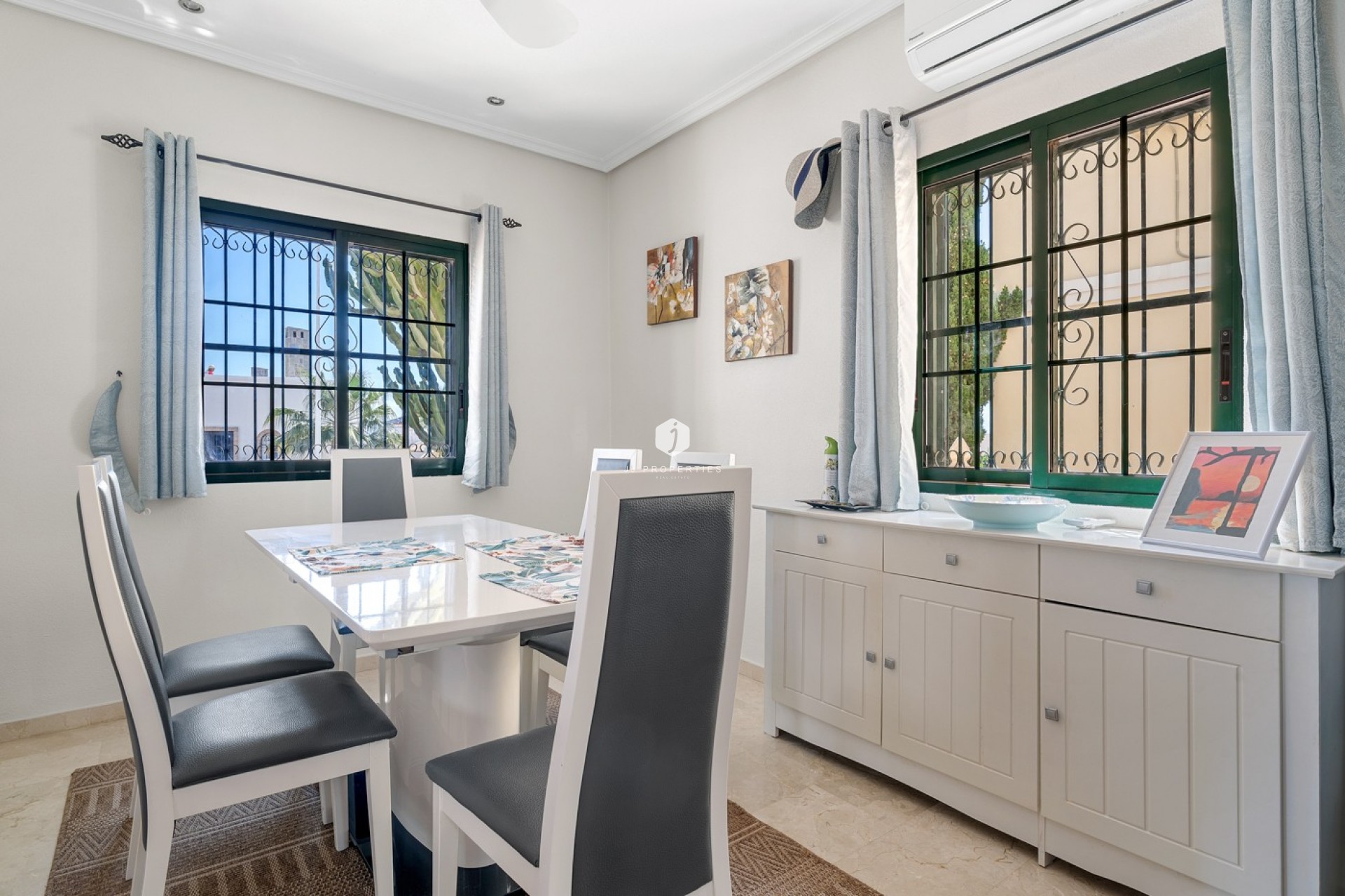 Z drugiej ręki - Villa -
Orihuela Costa - Costa Blanca