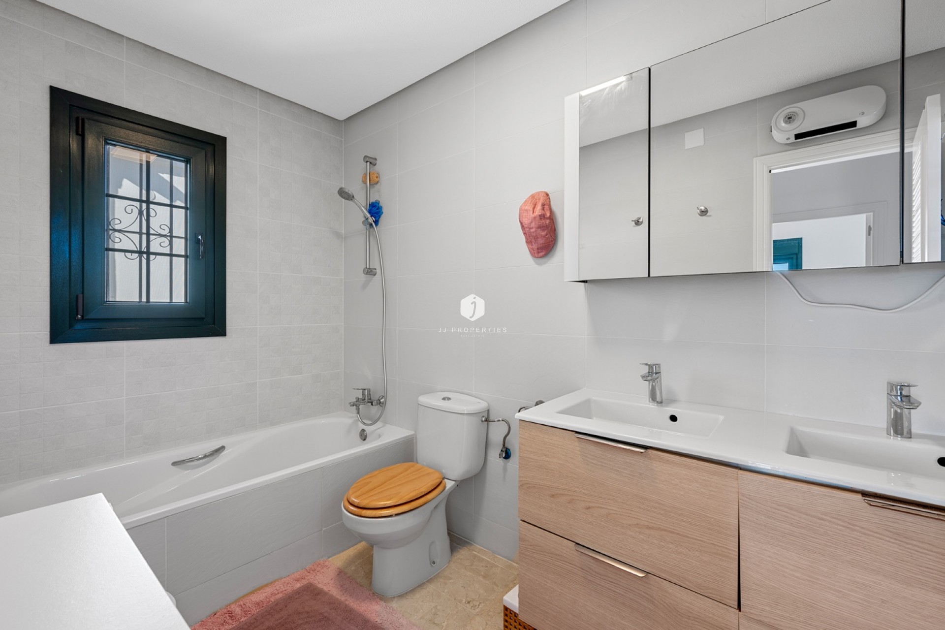 Z drugiej ręki - Villa -
Orihuela Costa - Costa Blanca