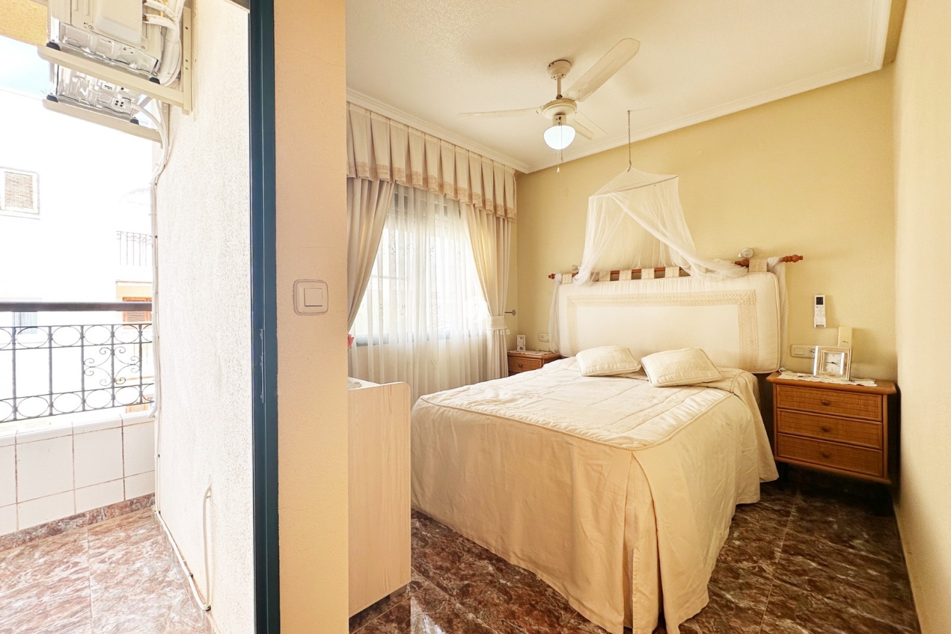 Z drugiej ręki - Villa -
Orihuela Costa - Costa Blanca
