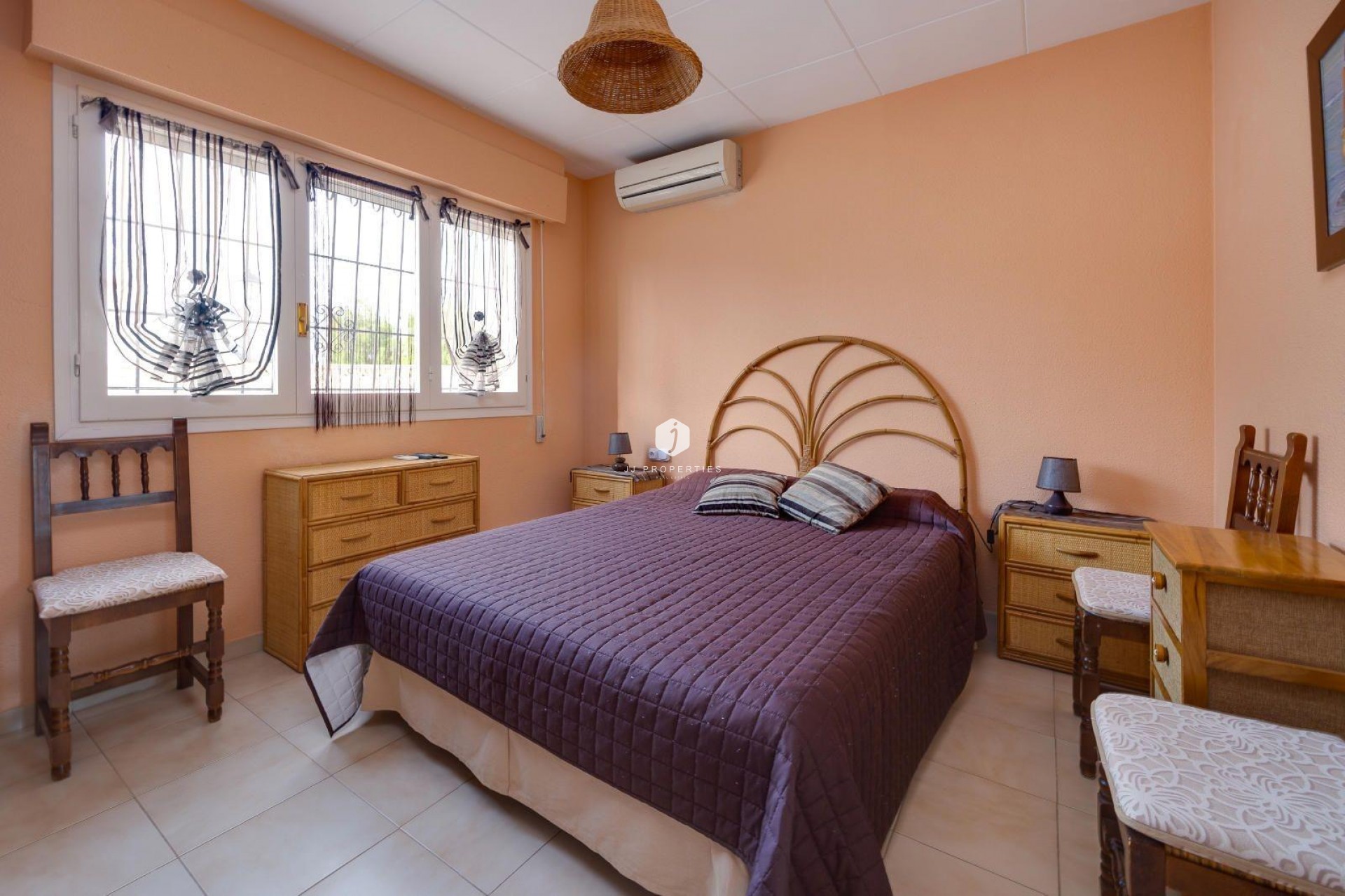 Z drugiej ręki - Villa -
Orihuela Costa - La Florida