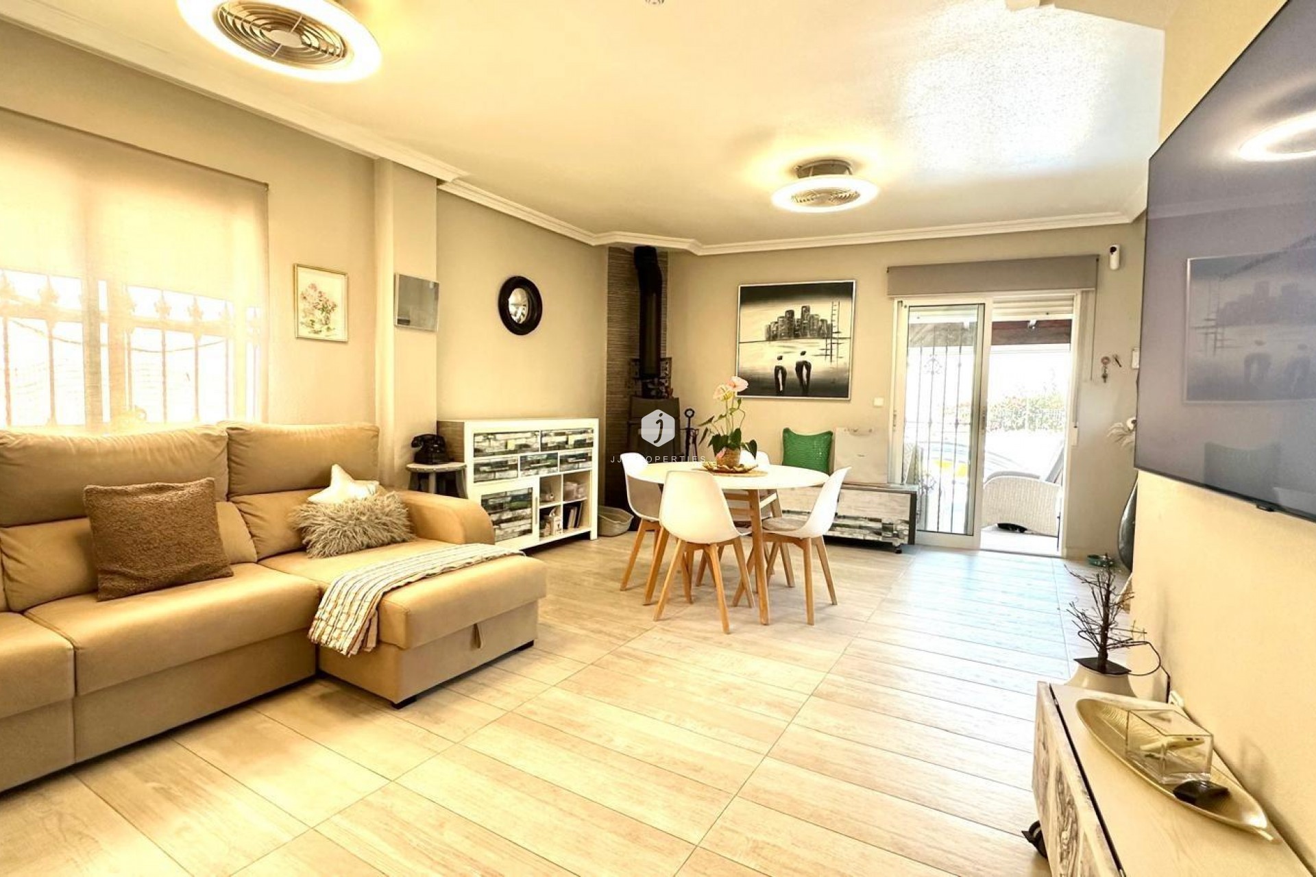 Z drugiej ręki - Villa -
Orihuela Costa - La Regia