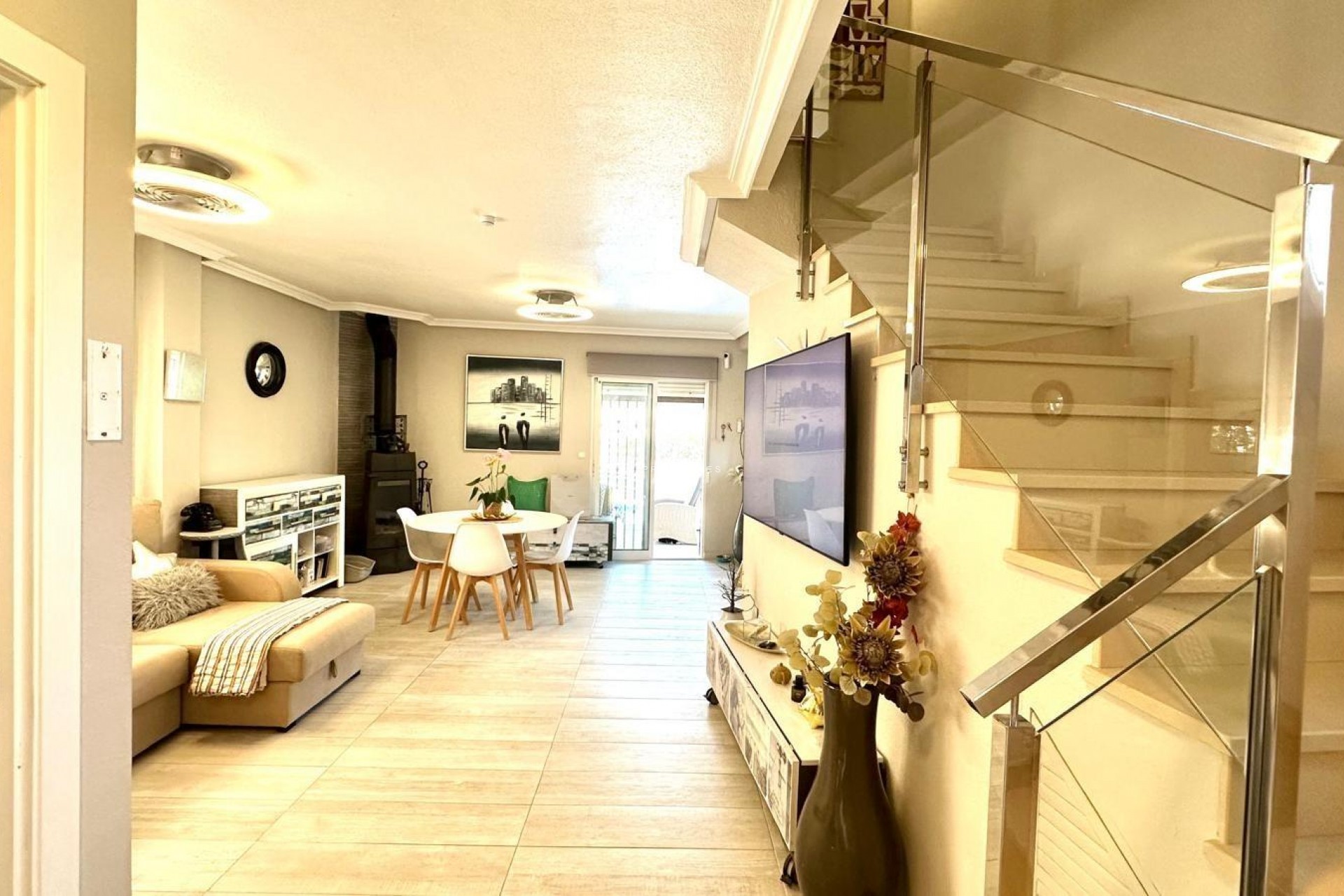 Z drugiej ręki - Villa -
Orihuela Costa - La Regia