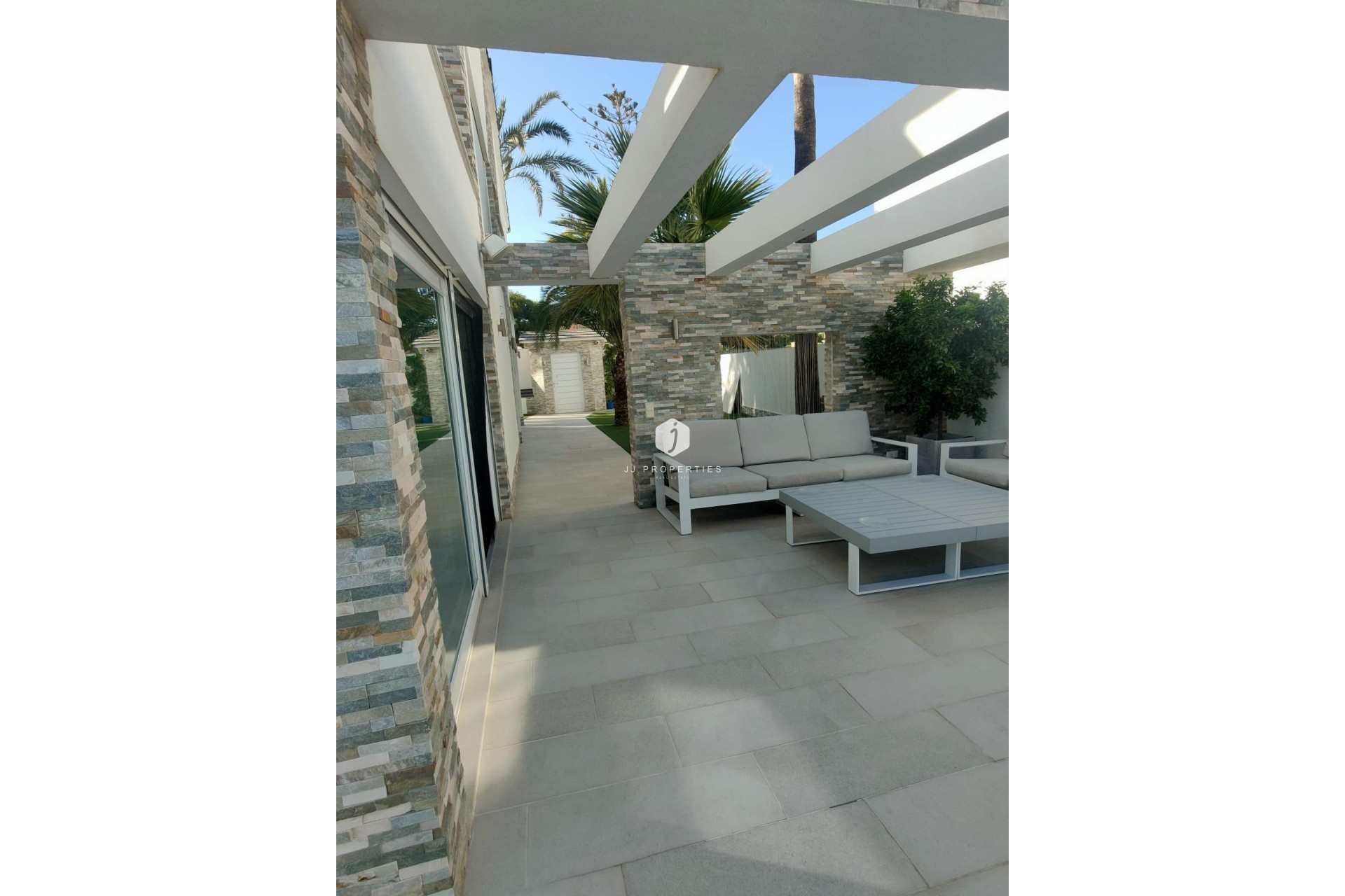 Z drugiej ręki - Villa -
Orihuela Costa - La Zenia