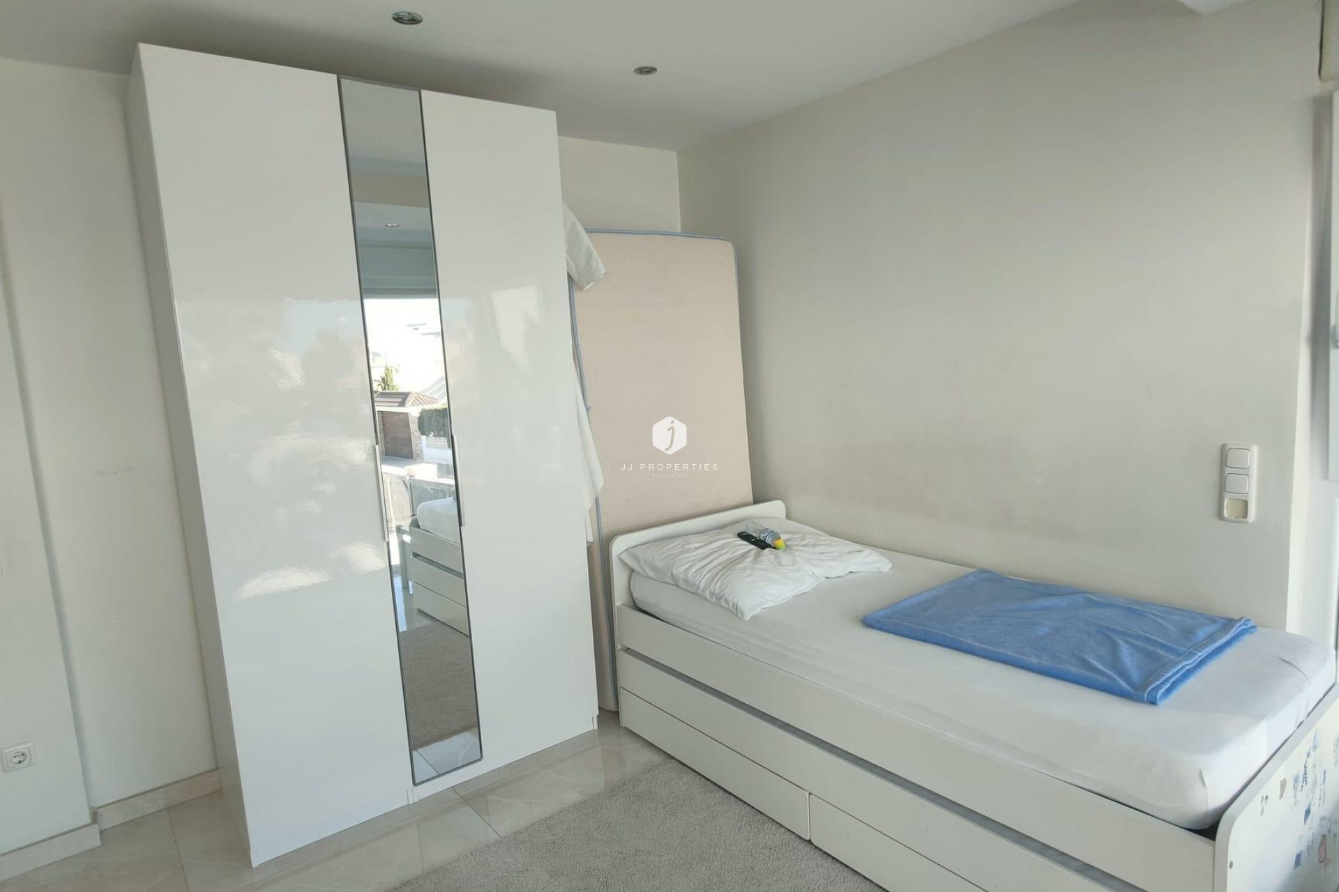 Z drugiej ręki - Villa -
Orihuela Costa - La Zenia