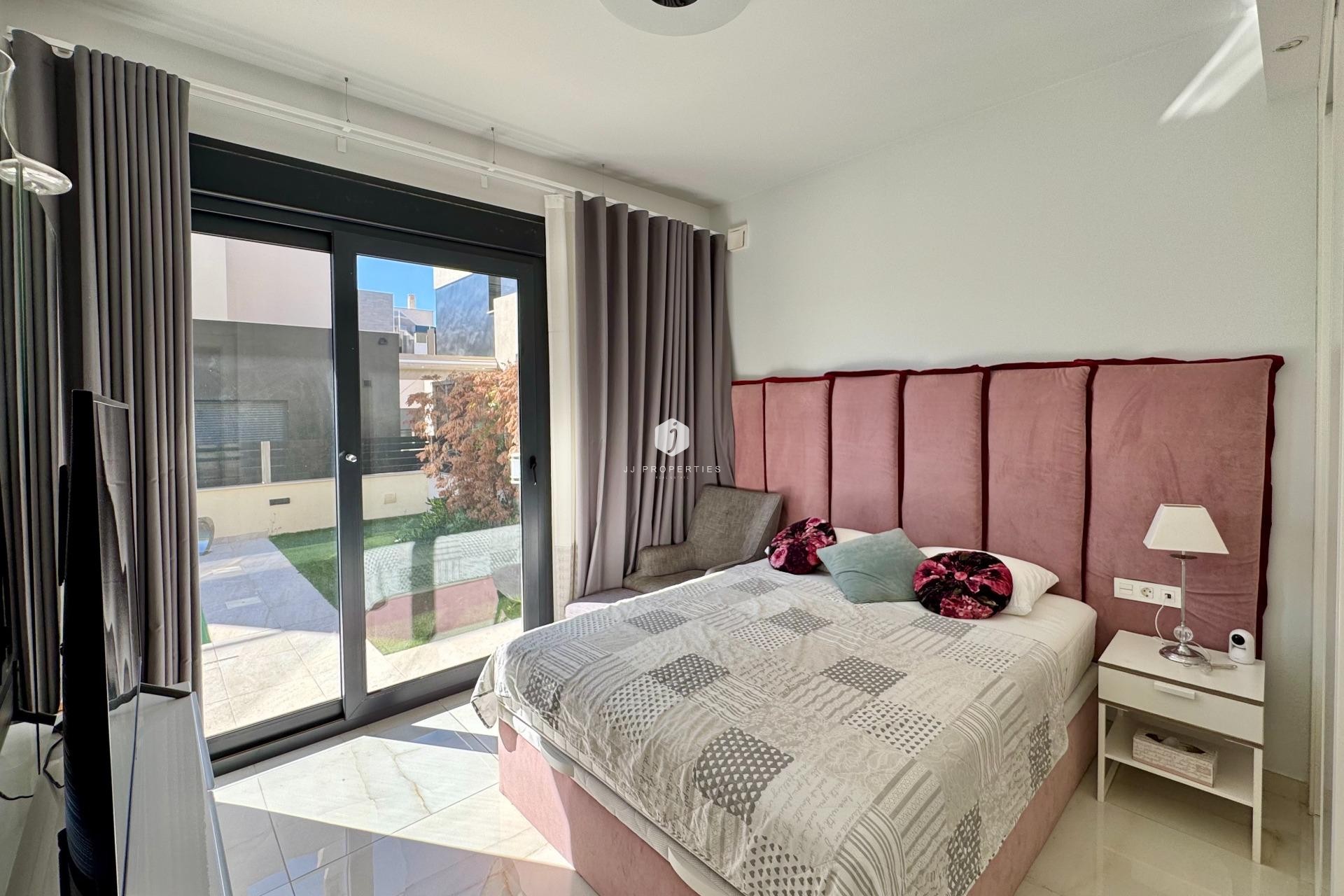 Z drugiej ręki - Villa -
Orihuela Costa - Lomas de Cabo Roig