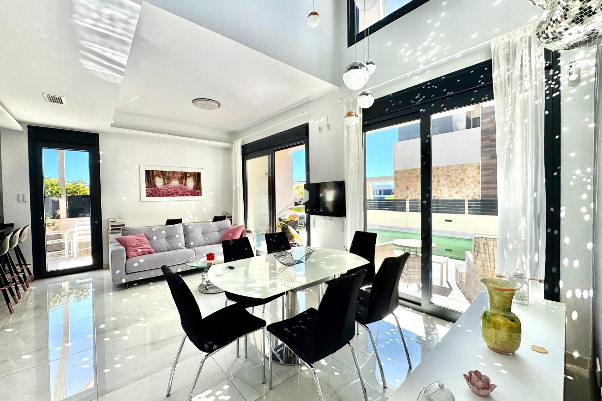 Z drugiej ręki - Villa -
Orihuela Costa - Lomas de Cabo Roig