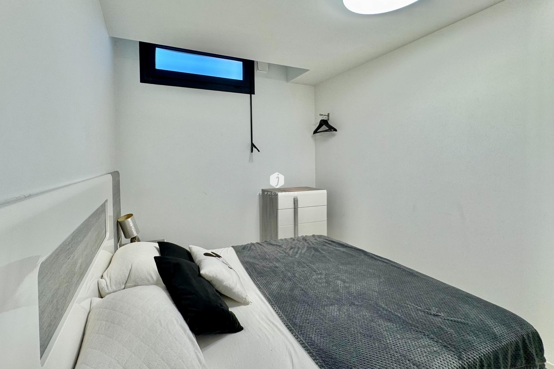 Z drugiej ręki - Villa -
Orihuela Costa - Lomas de Cabo Roig