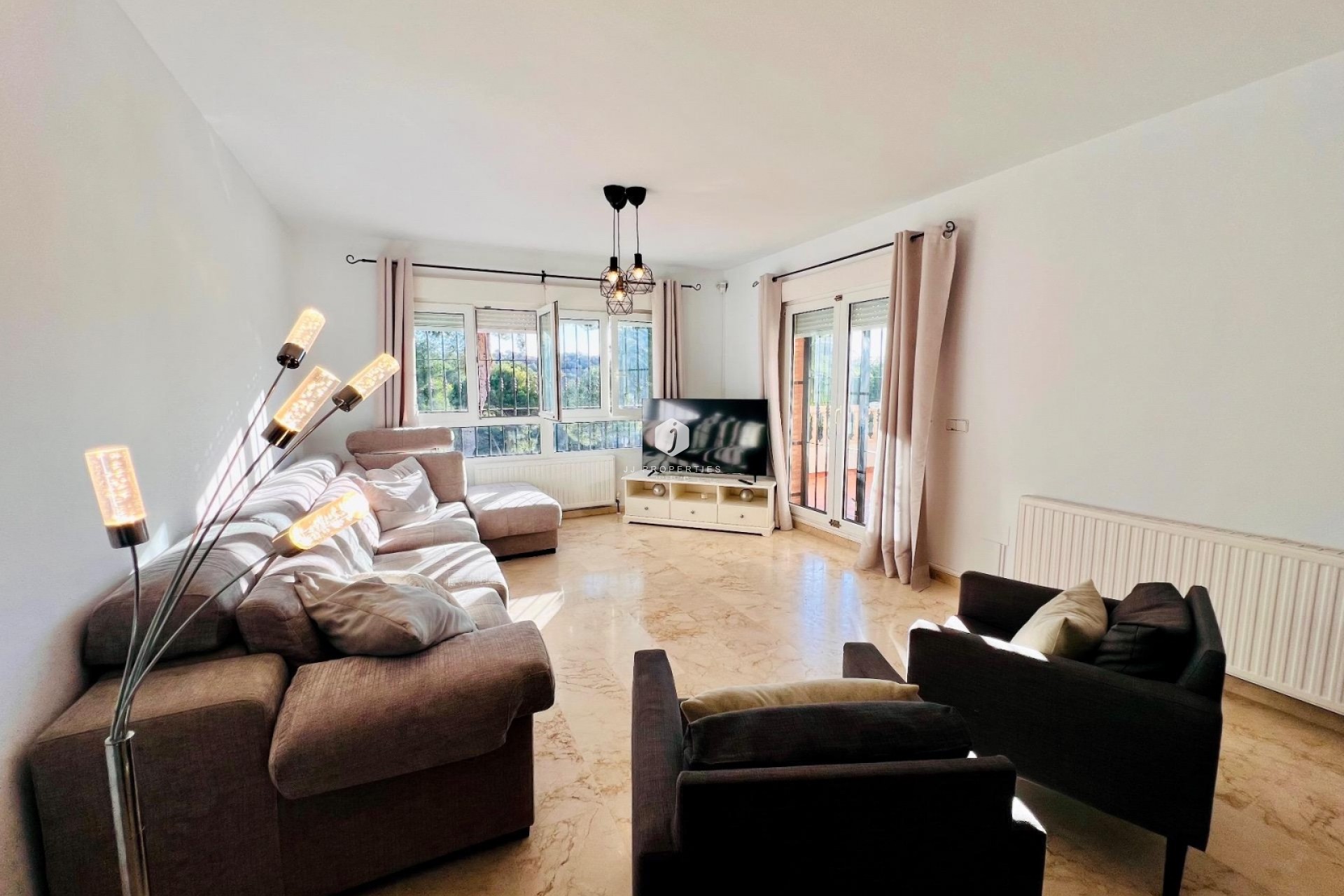 Z drugiej ręki - Villa -
Orihuela Costa - Lomas De Campoamor-las Ramblas