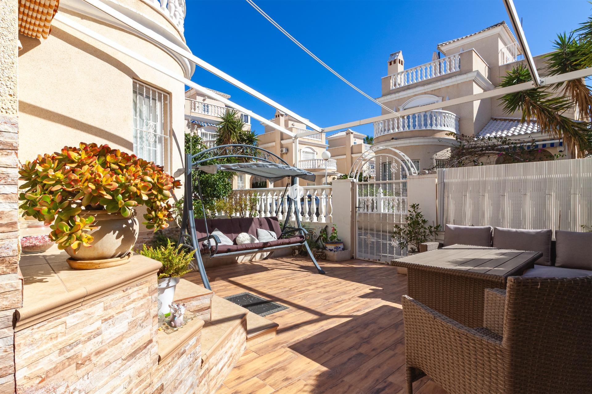 Z drugiej ręki - Villa -
Orihuela Costa - Los Almendros-la Florida