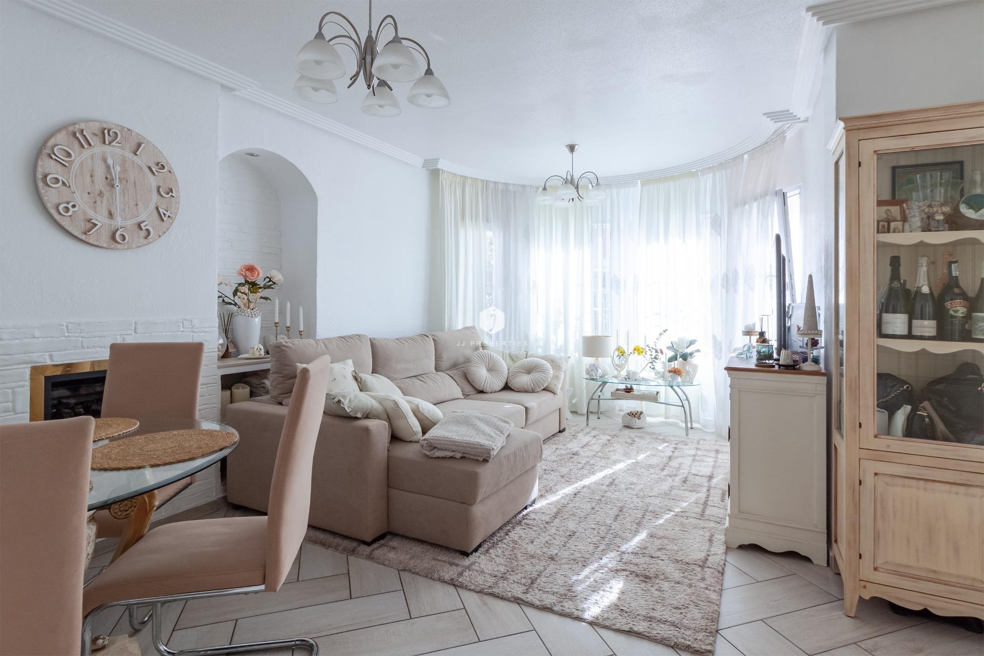 Z drugiej ręki - Villa -
Orihuela Costa - Los Almendros-la Florida