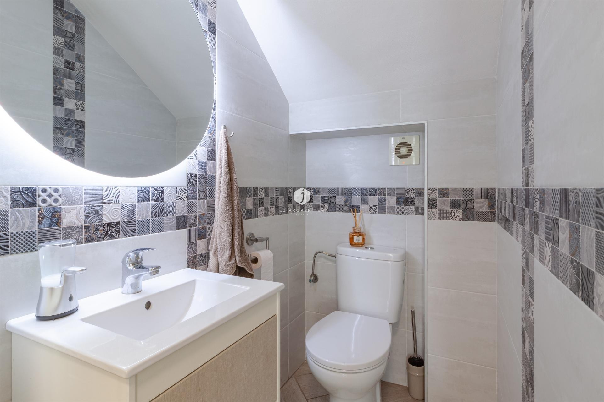 Z drugiej ręki - Villa -
Orihuela Costa - Los Almendros-la Florida