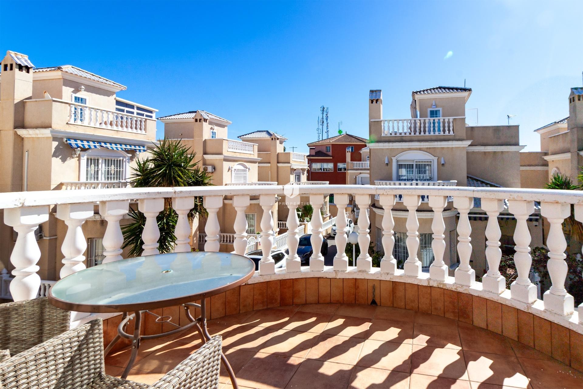 Z drugiej ręki - Villa -
Orihuela Costa - Los Almendros-la Florida