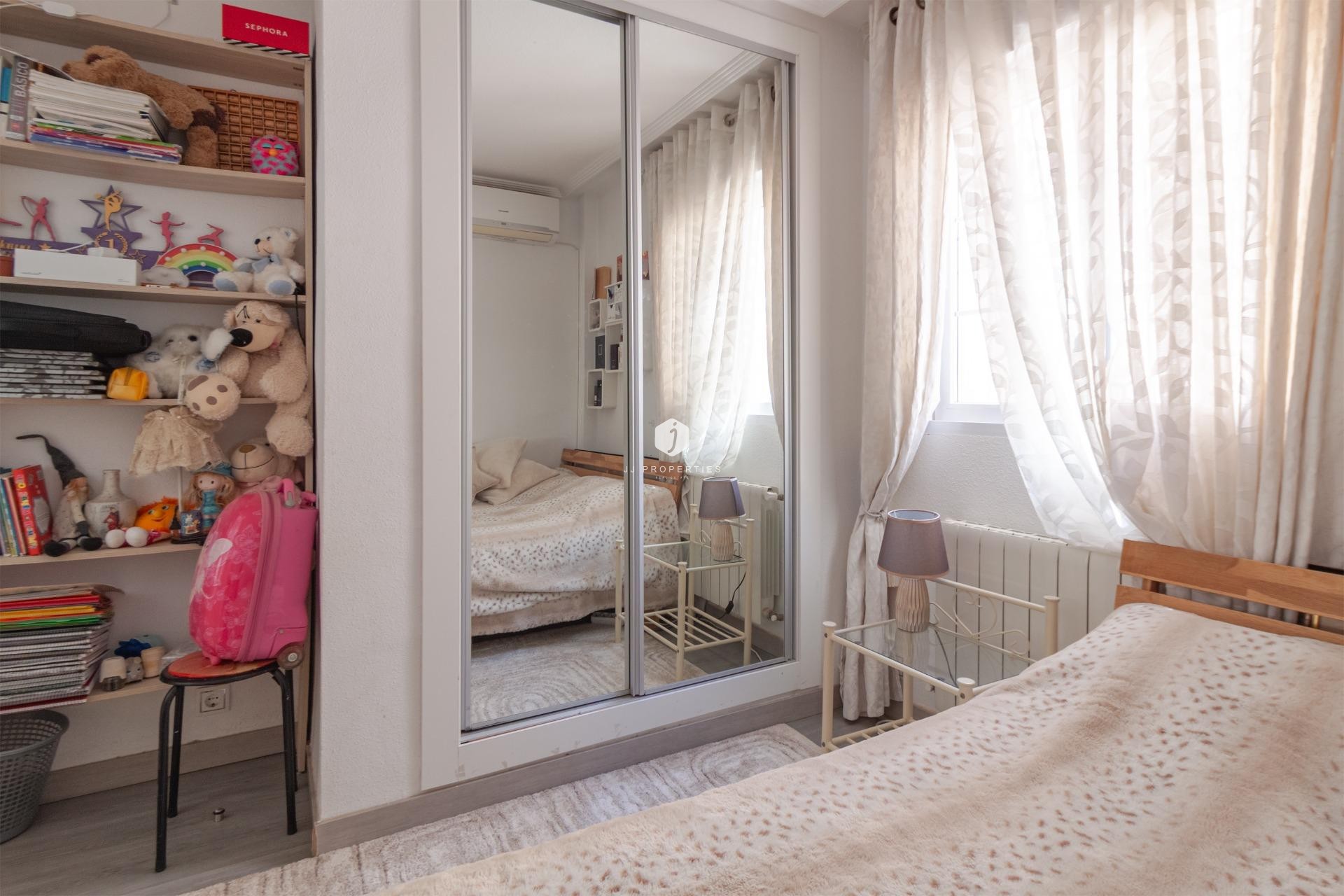 Z drugiej ręki - Villa -
Orihuela Costa - Los Almendros-la Florida