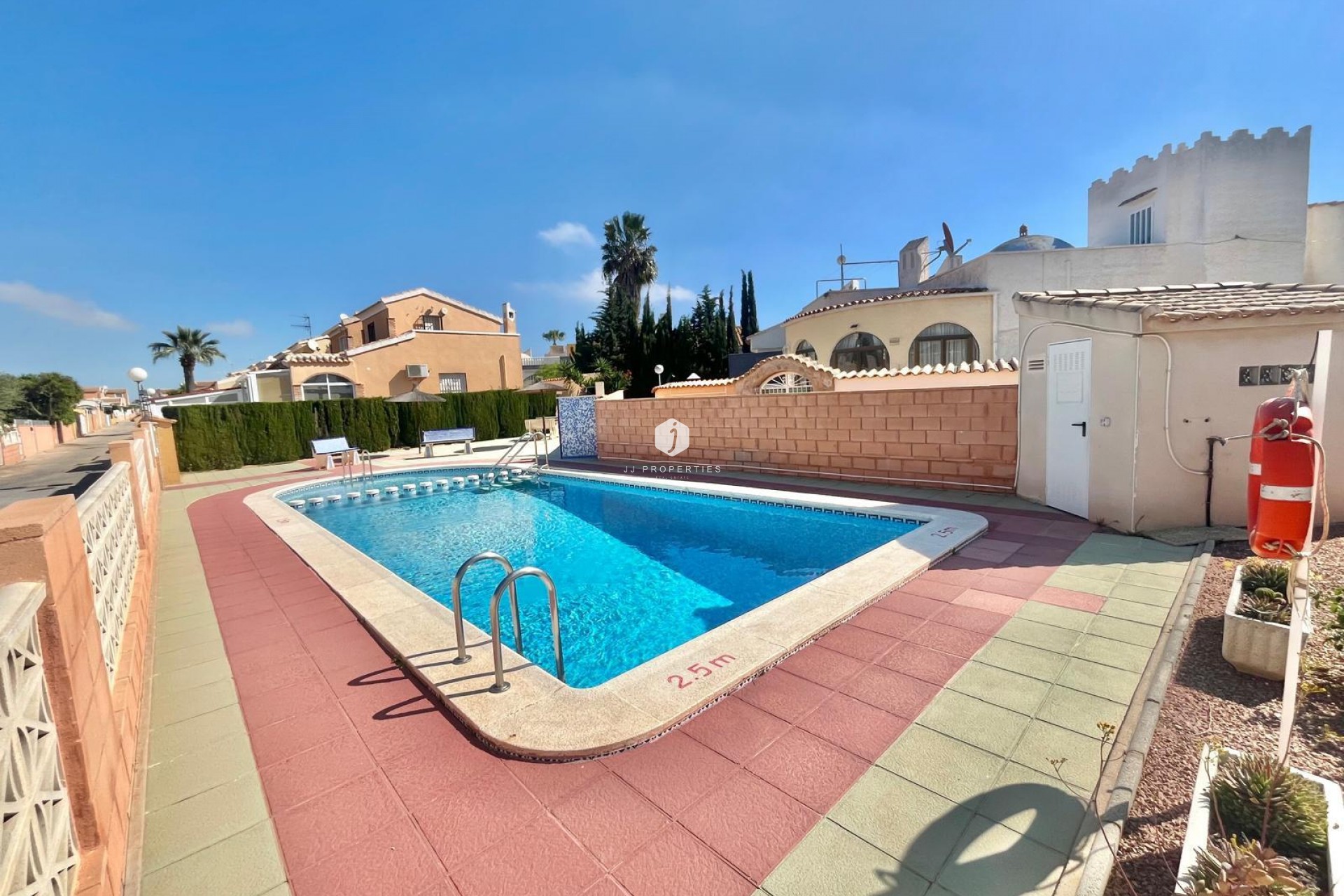 Z drugiej ręki - Villa -
Orihuela Costa - Los Almendros-la Florida