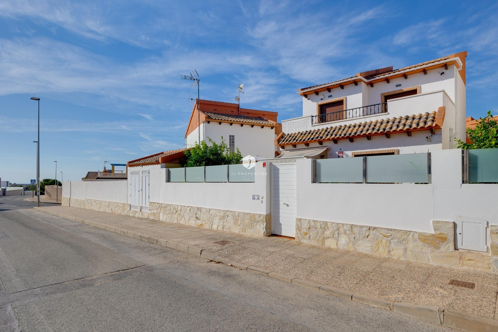 Z drugiej ręki - Villa -
Orihuela Costa - PAU 8