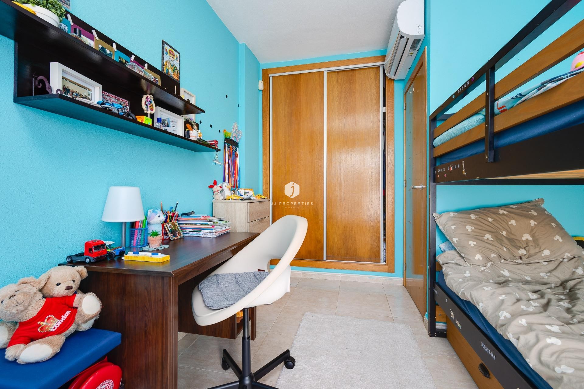 Z drugiej ręki - Villa -
Orihuela Costa - PAU 8