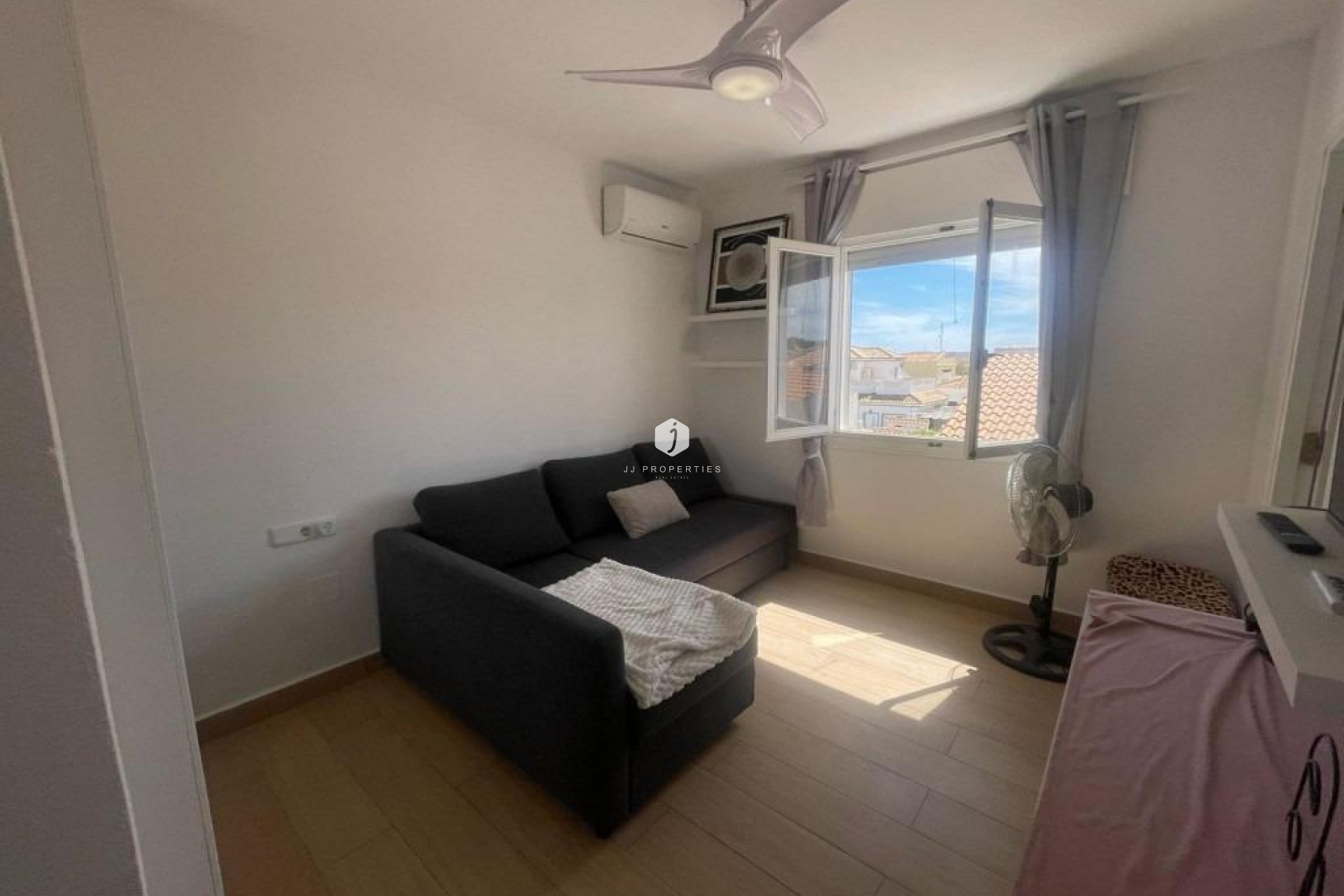 Z drugiej ręki - Villa -
Orihuela Costa - Playa Flamenca