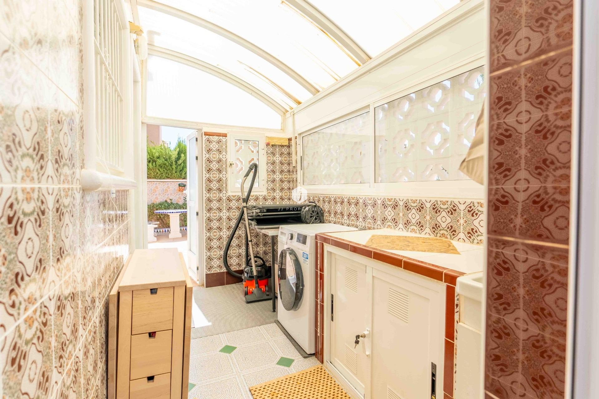 Z drugiej ręki - Villa -
Orihuela Costa - Punta Prima