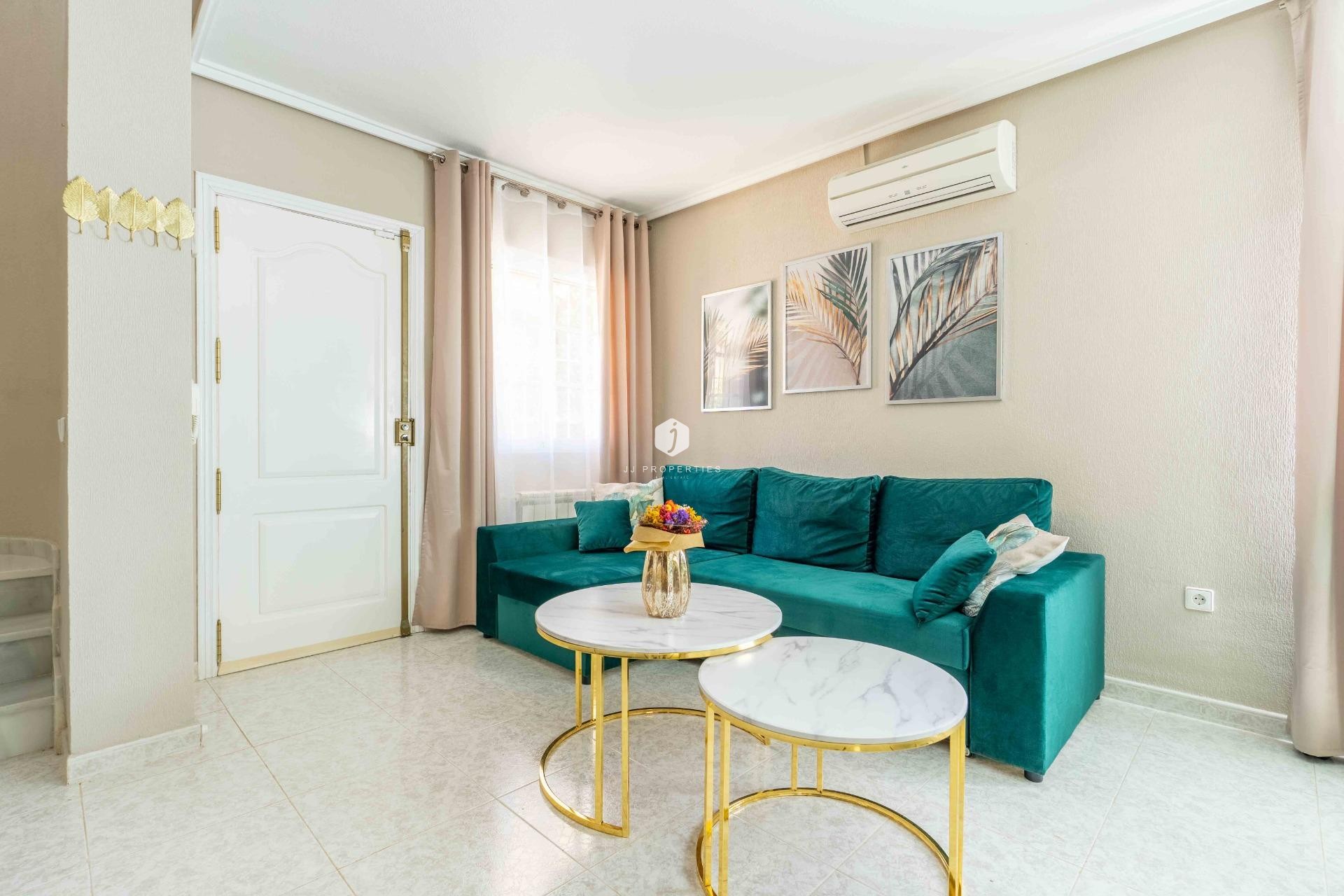 Z drugiej ręki - Villa -
Orihuela Costa - Punta Prima