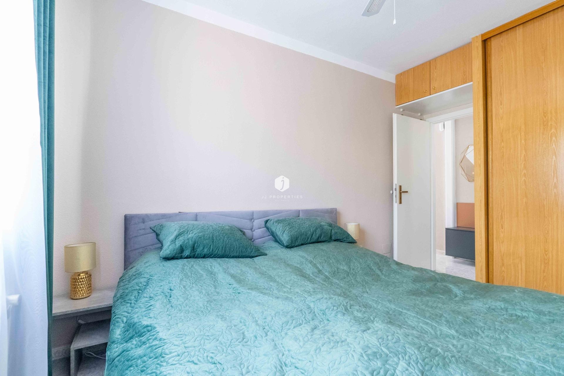 Z drugiej ręki - Villa -
Orihuela Costa - Punta Prima