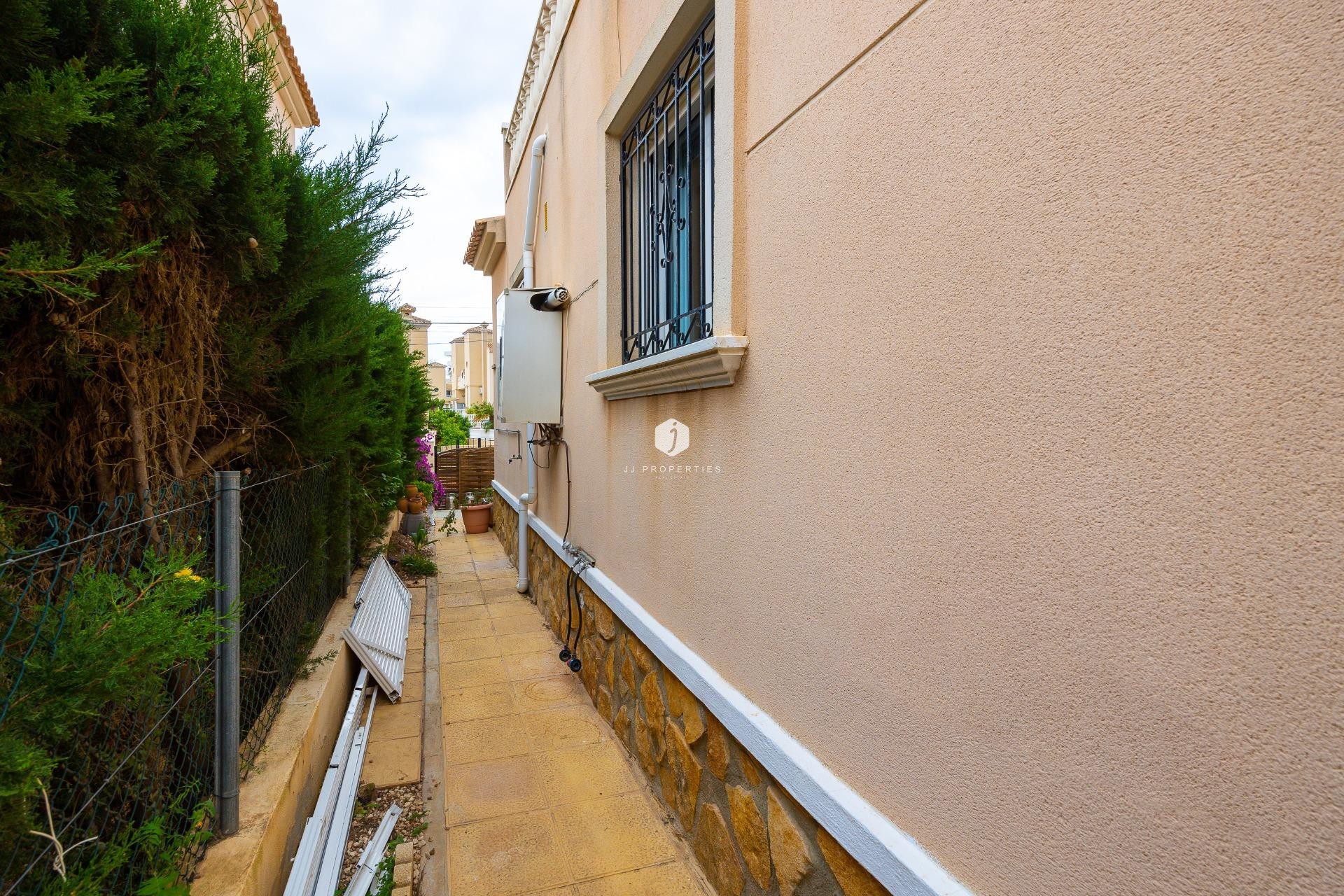 Z drugiej ręki - Villa -
Orihuela Costa - Villamartín-las Filipinas